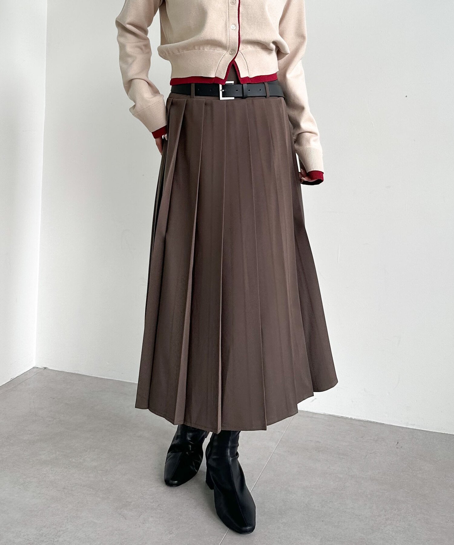 【アルシーヴ/archives】のベルトプリーツスカート インテリア・キッズ・メンズ・レディースファッション・服の通販 founy(ファニー) 　ファッション　Fashion　レディースファッション　Fashion for Women　スカート　Skirts　プリーツスカート / 上品フェミニンスタイル　Pleated Skirts　ベルト&ウエストマーク　Belts & Waist Accessories　おすすめ　Recommended / Our Picks　クラシカル　Classical, Vintage-Inspired　ソックス　Socks, Hosiery　プリーツ　Pleats, Pleated　ループ　Loop, Loop Knit　ワンポイント　One Point, Statement Accent　秋　Autumn　MOCHA|ID: prp329100004809503 ipo3291000000034905177