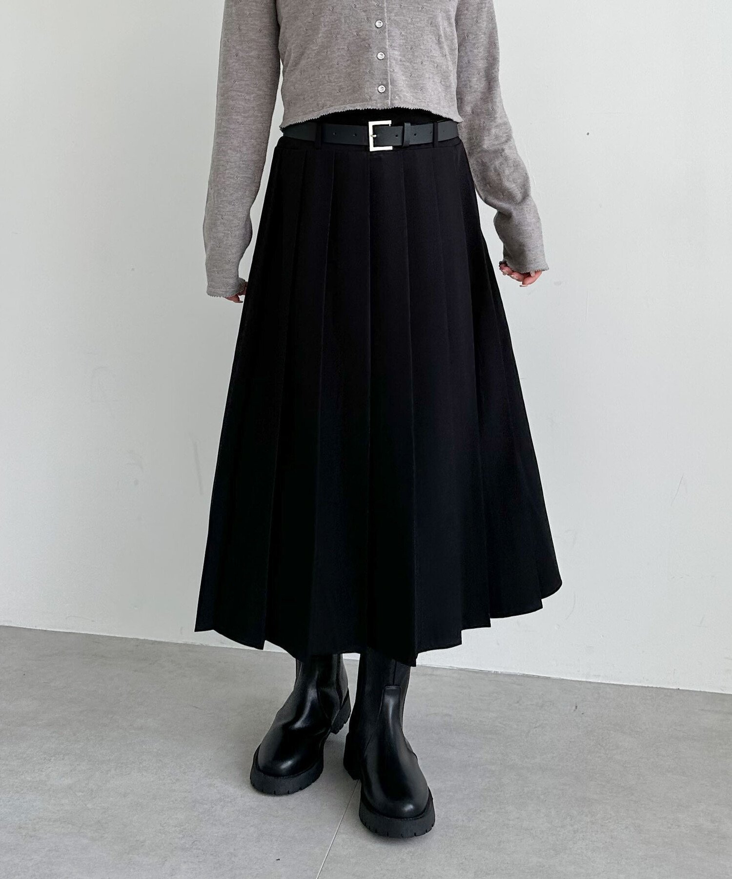 【アルシーヴ/archives】のベルトプリーツスカート インテリア・キッズ・メンズ・レディースファッション・服の通販 founy(ファニー) 　ファッション　Fashion　レディースファッション　Fashion for Women　スカート　Skirts　プリーツスカート / 上品フェミニンスタイル　Pleated Skirts　ベルト&ウエストマーク　Belts & Waist Accessories　おすすめ　Recommended / Our Picks　クラシカル　Classical, Vintage-Inspired　ソックス　Socks, Hosiery　プリーツ　Pleats, Pleated　ループ　Loop, Loop Knit　ワンポイント　One Point, Statement Accent　秋　Autumn　BLACK|ID: prp329100004809503 ipo3291000000034905180