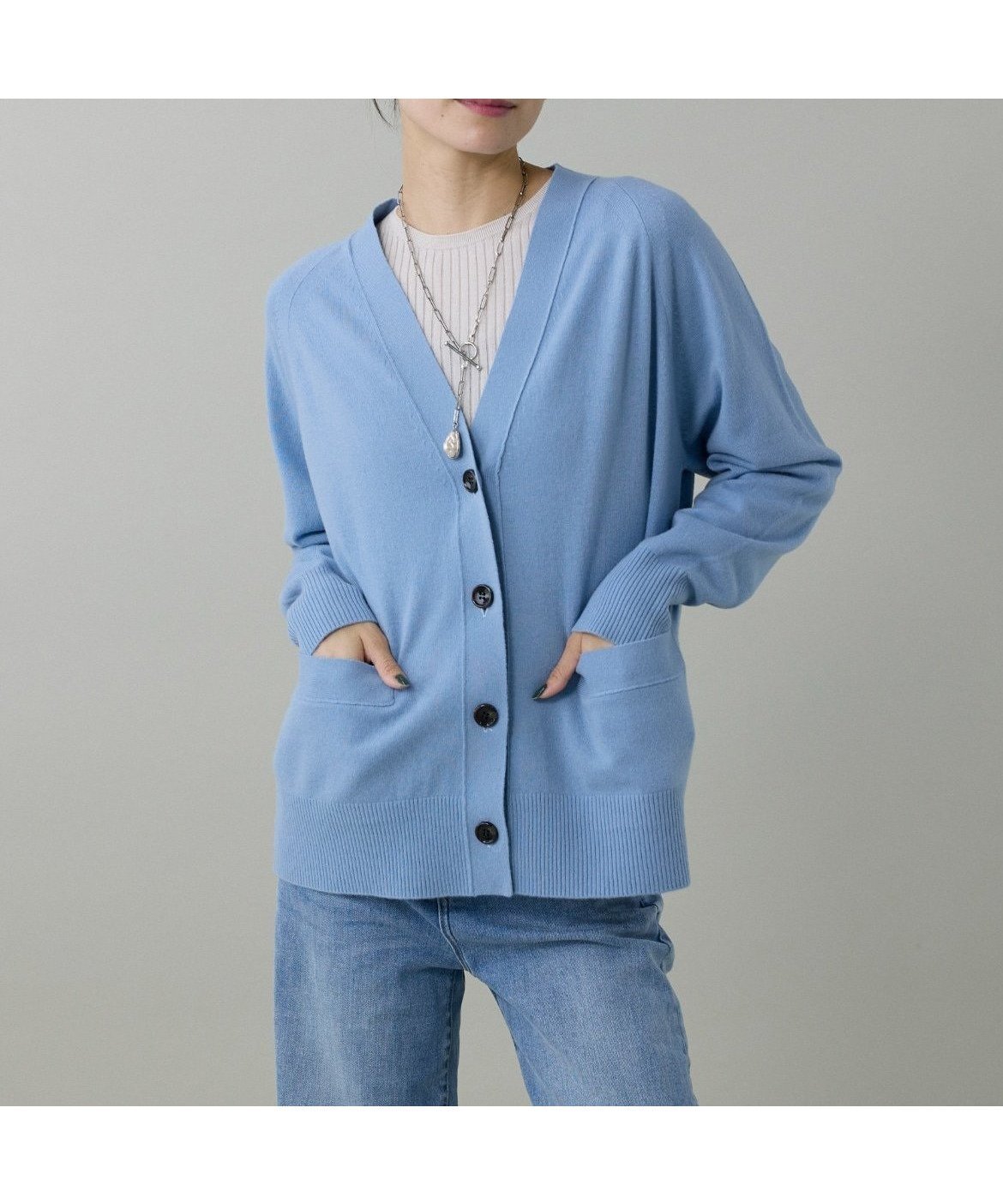 【イネド/INED】のVネックカーディガン 人気、トレンドファッション・服の通販 founy(ファニー) 　ファッション　Fashion　レディースファッション　Fashion for Women　トップス・カットソー　Cut & Sew Tops　カーディガン・羽織り　Layered Style Cardigans　Vネックトップス　V-Neck Tops / V-Cut Neckline Shirts　カーディガン　Cardigan, Knitwear　スマート　Smart, Elegant　スリーブ　Sleeve, Long Sleeve / Short Sleeve　なめらか　Smooth, Silky Texture　プレーン　Plain, Simple　ポケット　Pocket, Pocket Detail　 other-1|ID: prp329100004809507 ipo3291000000034905238