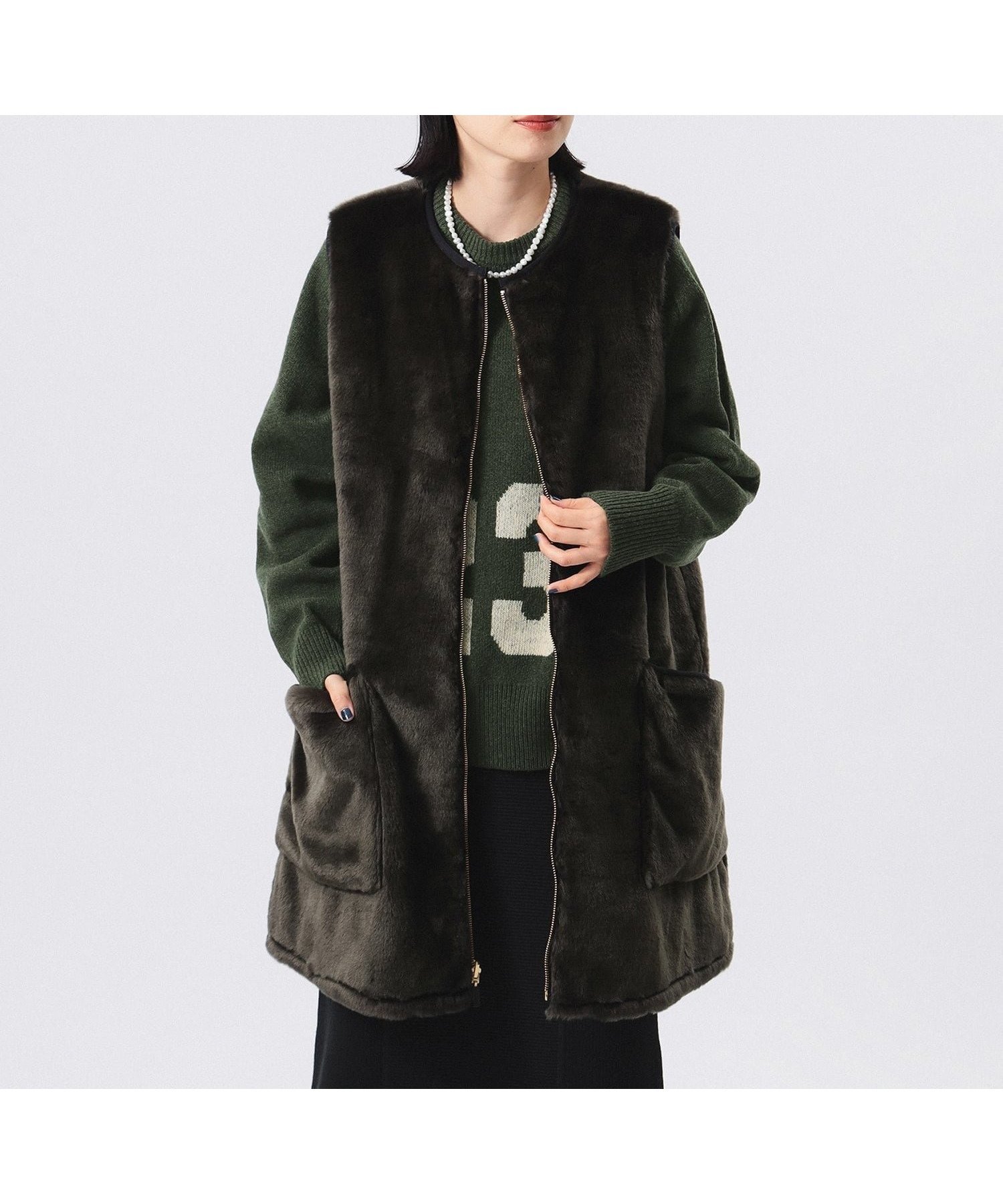 【ビームス ウイメン/BEAMS】の【別注】Barbour / Liner Vest 24FW リバーシブル バブアー ベスト インテリア・キッズ・メンズ・レディースファッション・服の通販 founy(ファニー) 　ファッション　Fashion　レディースファッション　Fashion for Women　アウター　Coat / Outerwear Collection　トップス・カットソー　Cut & Sew Tops　ベスト&ジレ / 重ね着スタイル　Vests & Gilets　アウトドア　Outdoor Clothing　キルティング　Quilted, Quilting　ジップ　Zip, Zipper　ストレート　Straight, Straight Cut　人気　Popular, Best Seller　フェイクファー　Faux Fur, Imitation Fur　ベスト　Vest, Waistcoat　ポケット　Pocket, Pocket Detail　別注　Limited Edition, Custom Order　ライナー　Liner, Inner Layer　リバーシブル　Reversible, Two-Sided　OLIVE|ID: prp329100004809543 ipo3291000000034905561