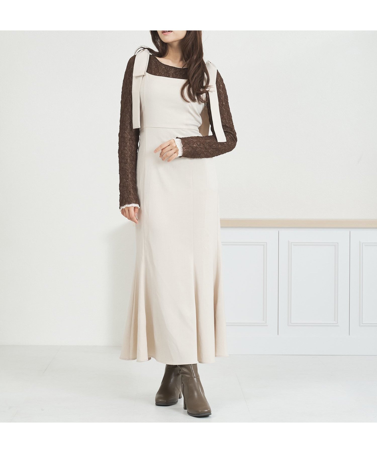 【ミッシュマッシュ/MISCH MASCH】のMM557413 バックレースアップキャミワンピース 人気、トレンドファッション・服の通販 founy(ファニー) 　ファッション　Fashion　レディースファッション　Fashion for Women　ワンピース　Dresses　キャミソールワンピース　Camisole Dresses　2025年　2025　2025-2026秋冬・A/W　Autumn/Winter 2025–26 AW25–26　シャーリング　Shirring, Ruched　シンプル　Simple, Minimal　フィット　Fit, Slim Fit　ポケット　Pocket, Pocket Detail　ラップ　Wrap, Wrap Design　リボン　Ribbon, Bow　レース　Lace, Lace Fabric　エレガント 上品　Elegant　A/W・秋冬　Autumn/Winter　ビジネス 仕事 通勤　Business / Work / Commuting　 other-1|ID: prp329100004809683 ipo3291000000034906548