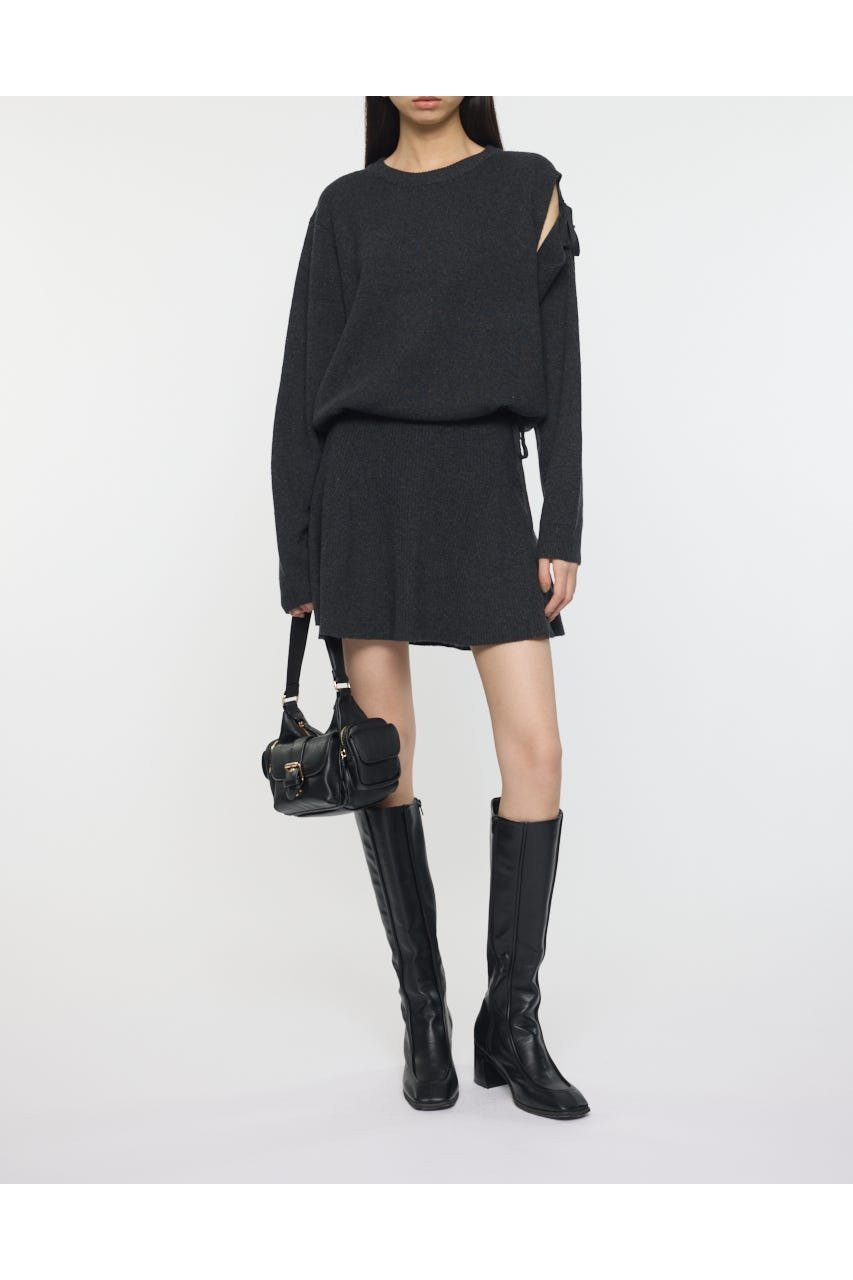 【マウジー/moussy】のTIED RIBBON セーター ミニスカート インテリア・キッズ・メンズ・レディースファッション・服の通販 founy(ファニー) 　ファッション　Fashion　レディースファッション　Fashion for Women　スカート　Skirts　ミニスカート　Mini Skirts　おすすめ　Recommended / Our Picks　ショルダー　Shoulder, Shoulder Strap　シンプル　Simple, Minimal　スウェット / スエット　Sweatshirt, Sweatwear　スラックス　Slacks, Dress Pants　スリット　Slit, Slit Detail　セットアップ　Set-Up, Coordinated Outfit　セーター　Sweater, Knitwear　デニム　Denim, Jeans Material　トレンド　Trend, Trending Now　バランス　Balance, Style Balance　フェミニン　Feminine, Girly　フレア　Flare, Flared　ミニスカート　Mini Skirt, Short Skirt　リボン　Ribbon, Bow　人気　Popular, Best Seller　再入荷　Restock / Back in Stock　C.GRY|ID: prp329100004809715 ipo3291000000034906829