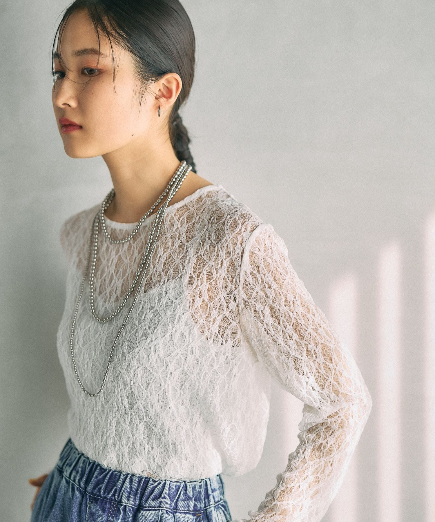 【レプシィム ローリーズファーム/LEPSIM LOWRYS FARM】のレースインナー インテリア・キッズ・メンズ・レディースファッション・服の通販 founy(ファニー) 　ファッション　Fashion　レディースファッション　Fashion for Women　おすすめ　Recommended / Our Picks　インナー　Innerwear　スウェット / スエット　Sweatshirt, Sweatwear　デニム　Denim, Jeans Material　ペプラム　Peplum, Flared Hem　レース　Lace, Lace Fabric　ワンポイント　One Point, Statement Accent　春　Spring　長袖　Long Sleeve, Full Sleeve　オフホワイト05|ID: prp329100004809763 ipo3291000000036264642