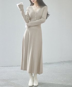 【セゾンドパピヨン/SAISON DE PAPILLON】のパールボタンフレアニットワンピース 人気、トレンドファッション・服の通販 founy(ファニー) ファッション Fashion レディースファッション Fashion for Women ワンピース Dresses ニットワンピース Knit Dresses コンシャス Conscious, Bodycon コンパクト Compact, Small Size デコルテ Décolleté, Neckline ドッキング Docking, Mixed Material パール Pearl, Pearl Accent フェミニン Feminine, Girly フレア Flare, Flared レース Lace, Lace Fabric ロング Long, Long-Length エレガント 上品 Elegant |ID:prp329100004809803