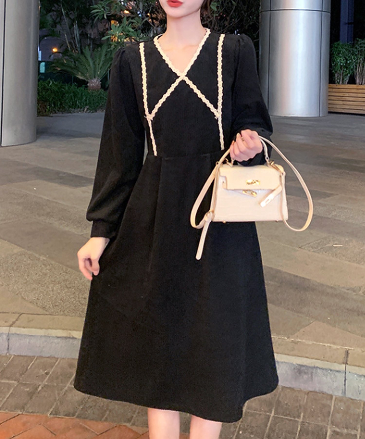 【アミュレット/Amulet】のVネックワンピース インテリア・キッズ・メンズ・レディースファッション・服の通販 founy(ファニー) 　ファッション　Fashion　レディースファッション　Fashion for Women　ワンピース　Dresses　おすすめ　Recommended / Our Picks　ガーリー　Girly, Feminine Style　コーデュロイ　Corduroy, Cord Fabric　エレガント 上品　Elegant　旅行　Travel　ブラック|ID: prp329100004809862 ipo3291000000034908096