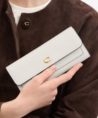 【コーチ/COACH】の【公式】ミラ ロング フラップ ウォレット 人気、トレンドファッション・服の通販 founy(ファニー) ファッション Fashion レディースファッション Fashion for Women ウォレット Wallet クラシック Classic, Timeless Style コンパクト Compact, Small Size ジップ Zip, Zipper 財布 Wallet, Purse ニューヨーク New York, NYC Style フラップ Flap, Flap Pocket ロング Long, Long-Length おすすめ Recommended / Our Picks ギフト プレゼント Gift / Present thumbnail WHITE|ID: prp329100004810244 ipo3291000000034913502