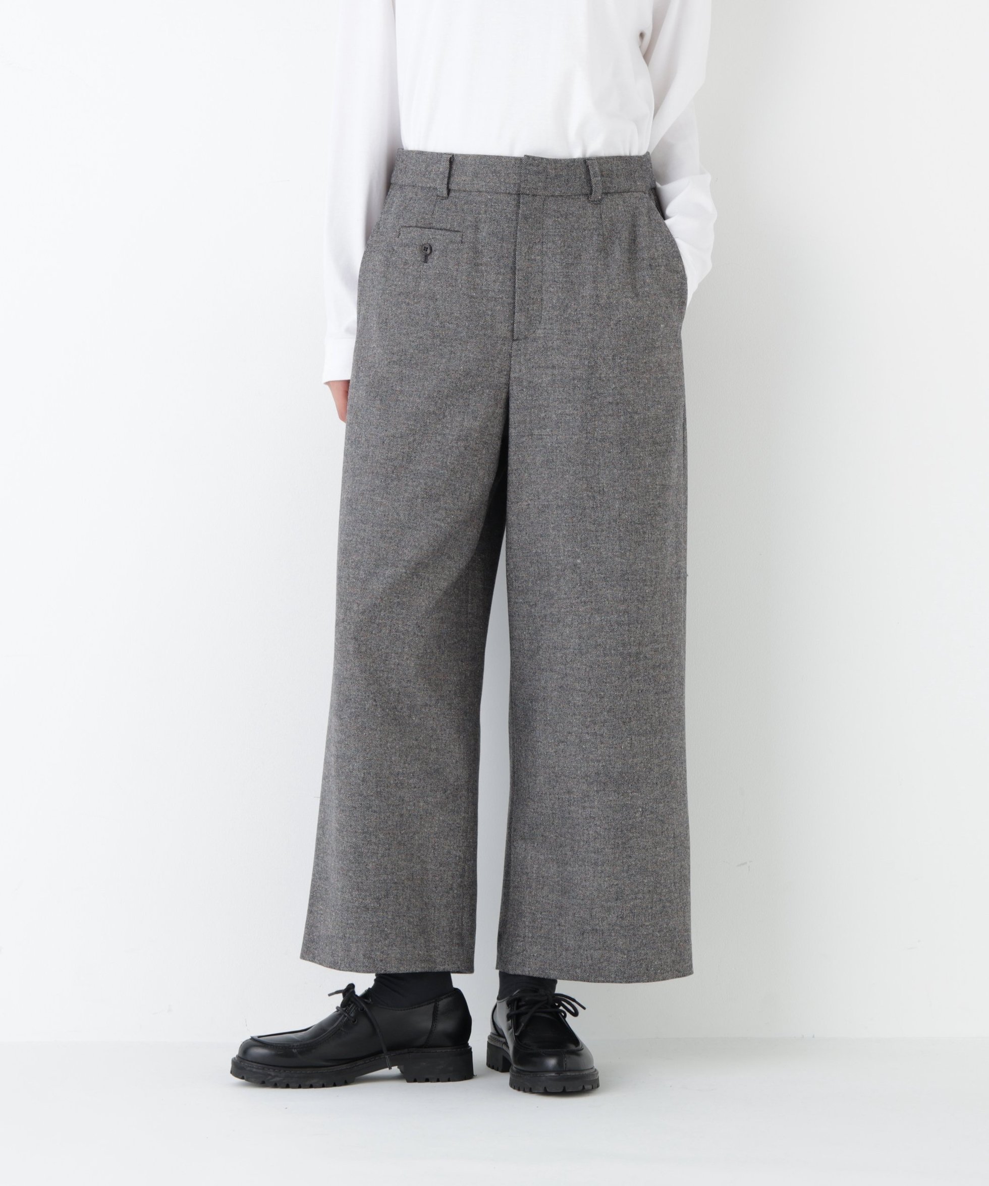 【ヒューマンウーマン/HUMAN WOMAN】のツィードツイルガウチョパンツ インテリア・キッズ・メンズ・レディースファッション・服の通販 founy(ファニー) 　ファッション　Fashion　レディースファッション　Fashion for Women　パンツ　Pants & Trousers　おすすめ　Recommended / Our Picks　ガウチョパンツ　Gaucho Pants, Culottes　コイン　Coin, Coin Design　ショート　Short, Short Length　スタンダード　Standard, Basic　ストレッチ　Stretch, Stretchy Fabric　スニーカー　Sneakers, Trainers　ツイード／ツィード　Choker, Choker Necklace　バランス　Balance, Style Balance　フロント　Front, Front Design　ボトム　Bottoms, Lower Wear　ポケット　Pocket, Pocket Detail　秋　Autumn　ネイビー|ID: prp329100004810317 ipo3291000000034914254