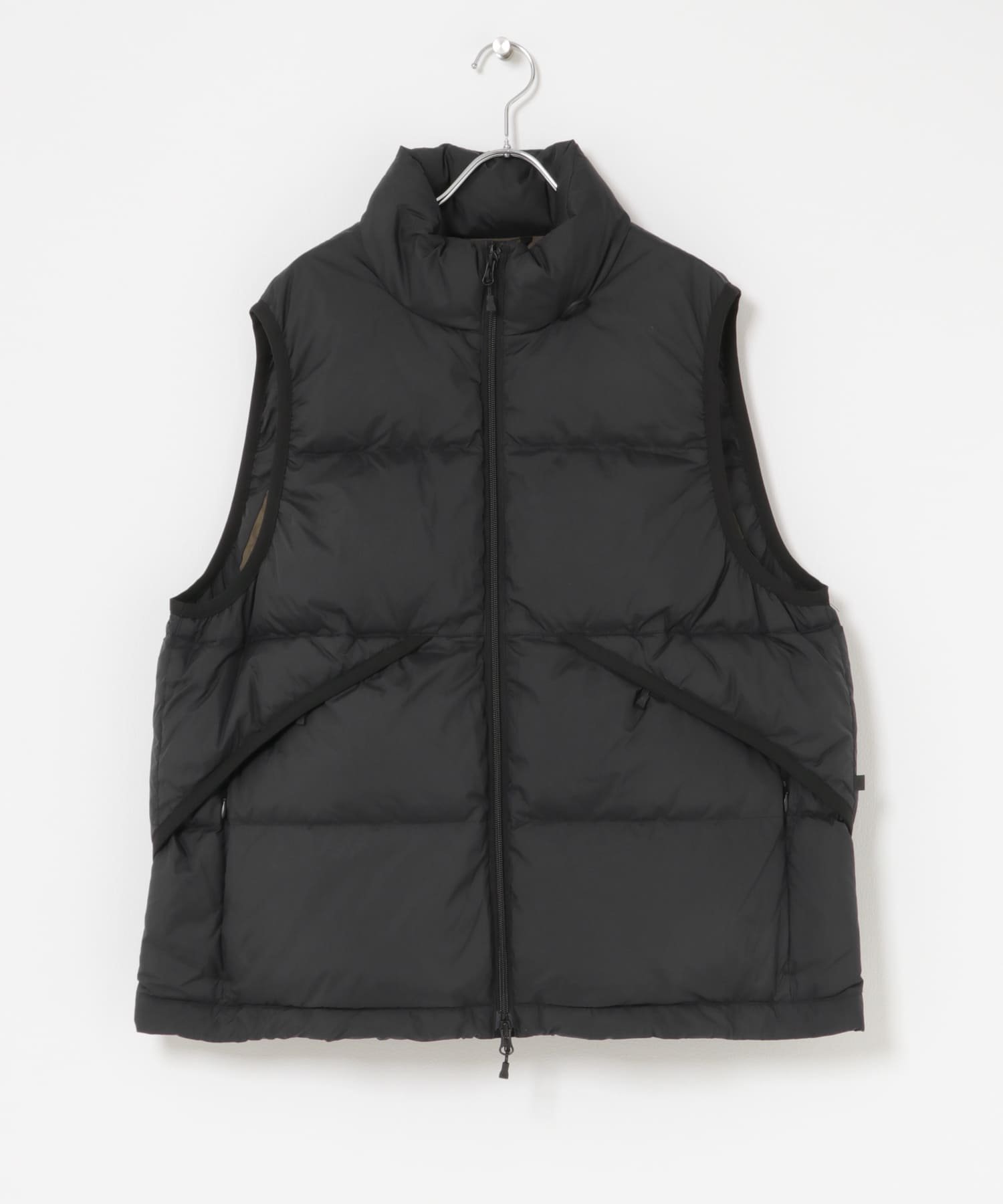 【ユーアールビーエス/URBS / URBAN RESEARCH / MEN】のDAIWA PIER39 TECH ALPINE DOWN VEST インテリア・キッズ・メンズ・レディースファッション・服の通販 founy(ファニー) ファッション Fashion メンズファッション Fashion for Men コレクション Collection, Seasonal Line ジャケット Jacket, Outerwear ダウン Down, Puffer 定番 Standard, Basic Item フラップ Flap, Flap Pocket フロント Front, Front Design ベスト Vest, Waistcoat ポケット Pocket, Pocket Detail 防寒 Cold Protection, Winter-Ready リアル Real, Realistic A/W・秋冬 Autumn/Winter 冬 Winter / This Winter ビジネス 仕事 通勤 Business / Work / Commuting 2025年 2025 2025-2026秋冬・A/W Autumn/Winter 2025–26 AW25–26 BLACK|ID: prp329100004810329 ipo3291000000034914410