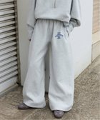 【ジャーナルスタンダード/JOURNAL STANDARD】の別注【CHAMPION/チャンピオン】for JS ワイドスウェットパンツ 人気、トレンドファッション・服の通販 founy(ファニー) ファッション Fashion レディースファッション Fashion for Women パンツ Pants & Trousers 2025年 2025 2025-2026秋冬・A/W Autumn/Winter 2025–26 AW25–26 おすすめ Recommended / Our Picks スウェット / スエット Sweatshirt, Sweatwear ストレート Straight, Straight Cut スポーツ Sports, Activewear ニューヨーク New York, NYC Style ワイド Wide, Wide Fit 別注 Limited Edition, Custom Order thumbnail グレー|ID: prp329100004810376 ipo3291000000034914857