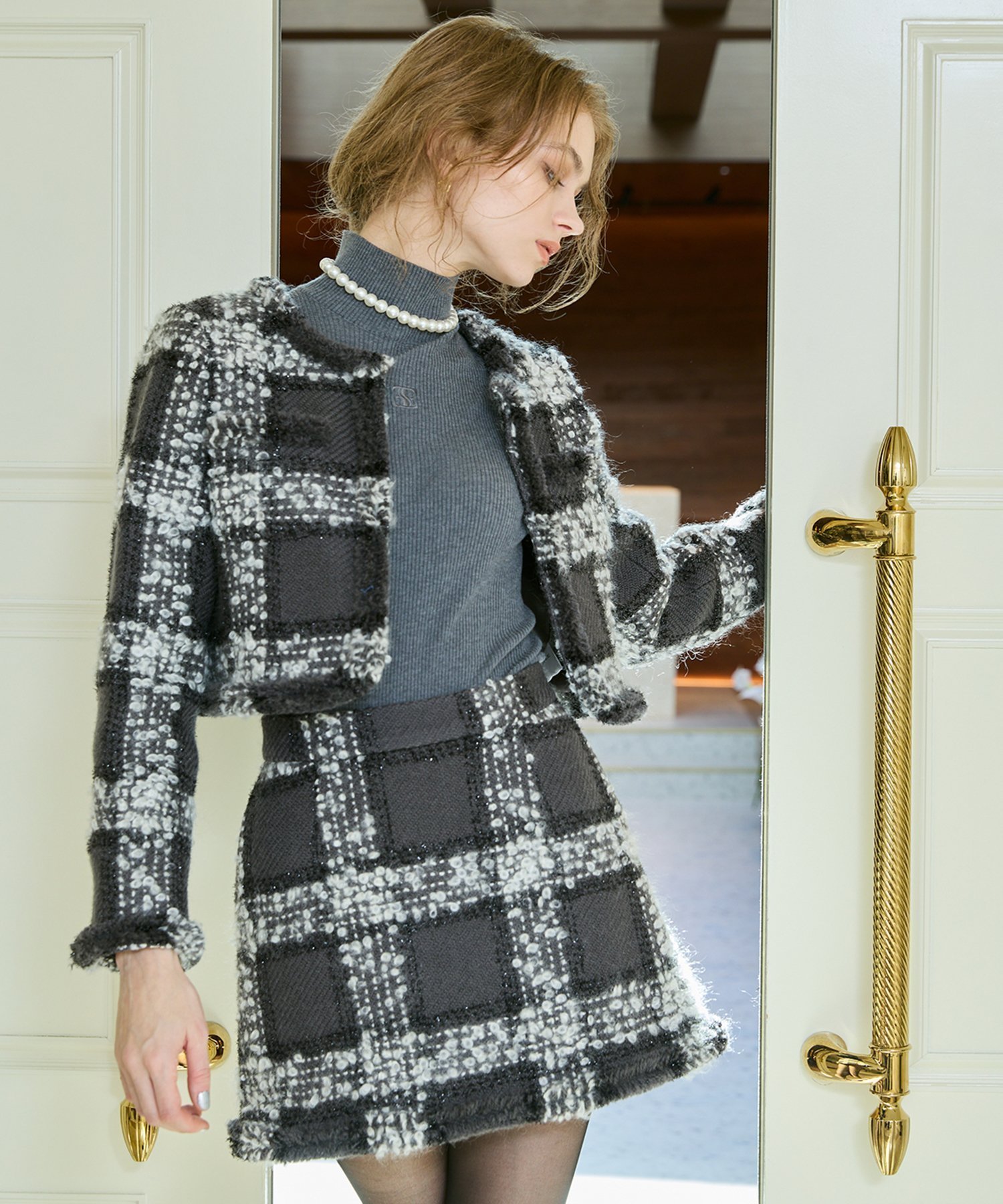 【エイミーイストワール/eimy istoire】のモヘアループチェックツイードジャケット インテリア・キッズ・メンズ・レディースファッション・服の通販 founy(ファニー) ファッション Fashion レディースファッション Fashion for Women アウター Coat / Outerwear Collection レディースジャケット・軽アウター Jackets クラシカル Classical, Vintage-Inspired コンパクト Compact, Small Size ショート Short, Short Length ジャケット Jacket, Outerwear セットアップ Set-Up, Coordinated Outfit ダウン Down, Puffer チェック Check, Plaid, Tartan ツイード Twill, Twill Weave デニム Denim, Jeans Material バランス Balance, Style Balance フェミニン Feminine, Girly フロント Front, Front Design ミックス Mix, Mixed Style ミニスカート Mini Skirt, Short Skirt 冬 Winter / This Winter 再入荷 Restock / Back in Stock おすすめ Recommended / Our Picks エレガント 上品 Elegant GREY|ID: prp329100004810400 ipo3291000000034915184