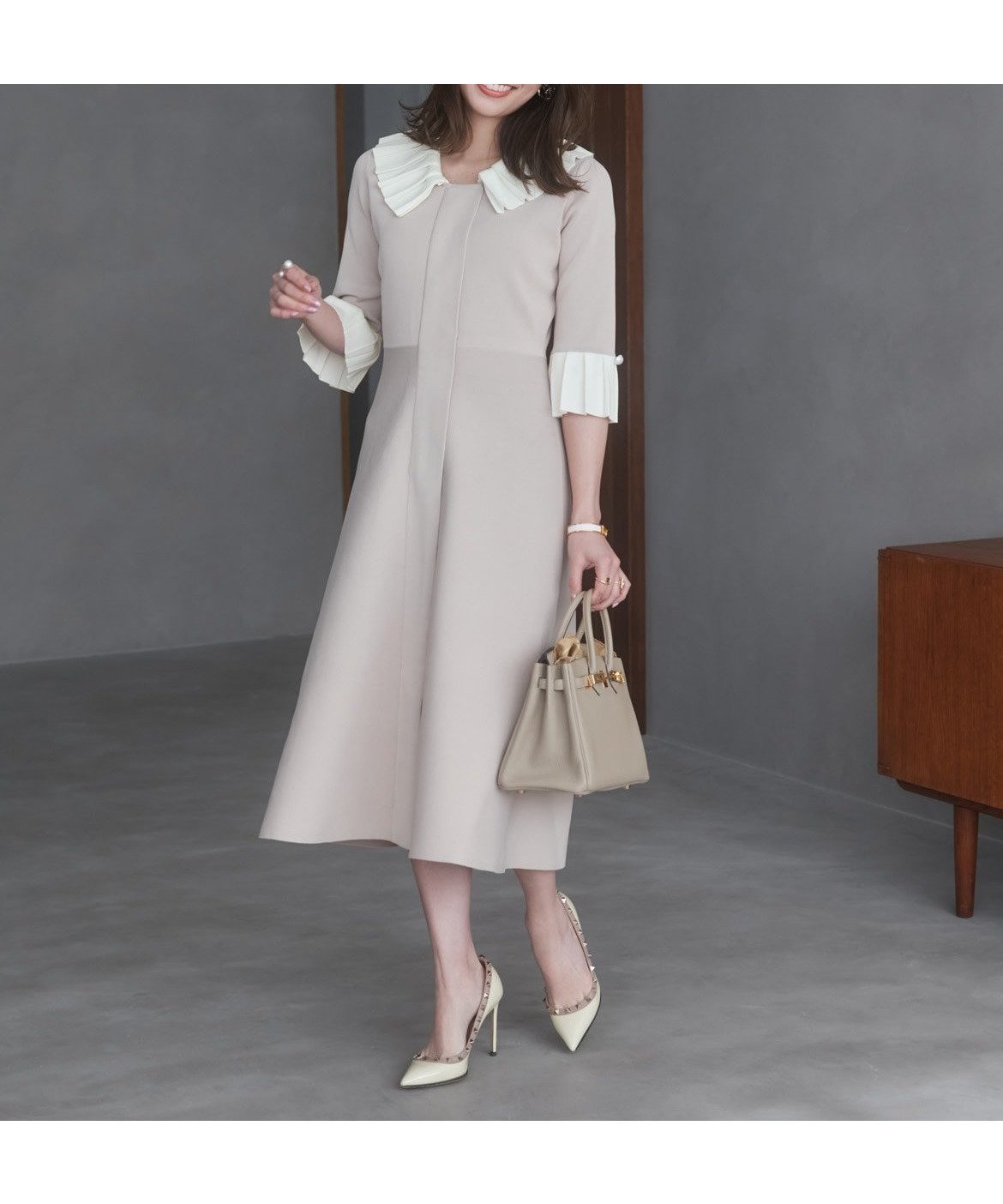 【マーリエ ル カセット/Maglie le cassetto】の《M Maglie le cassetto*冨張愛》華やかプリーツ今どきモードニットワンピース インテリア・キッズ・メンズ・レディースファッション・服の通販 founy(ファニー) ファッション Fashion レディースファッション Fashion for Women ワンピース Dresses ニットワンピース Knit Dresses コンパクト Compact, Small Size 軽量 Lightweight, Ultra Light 雑誌 Magazine, Fashion Magazine 人気 Popular, Best Seller フィット Fit, Slim Fit フレア Flare, Flared プリーツ Pleats, Pleated 卒業式 Graduation Ceremony ベージュ|ID: prp329100004810488 ipo3291000000034916021