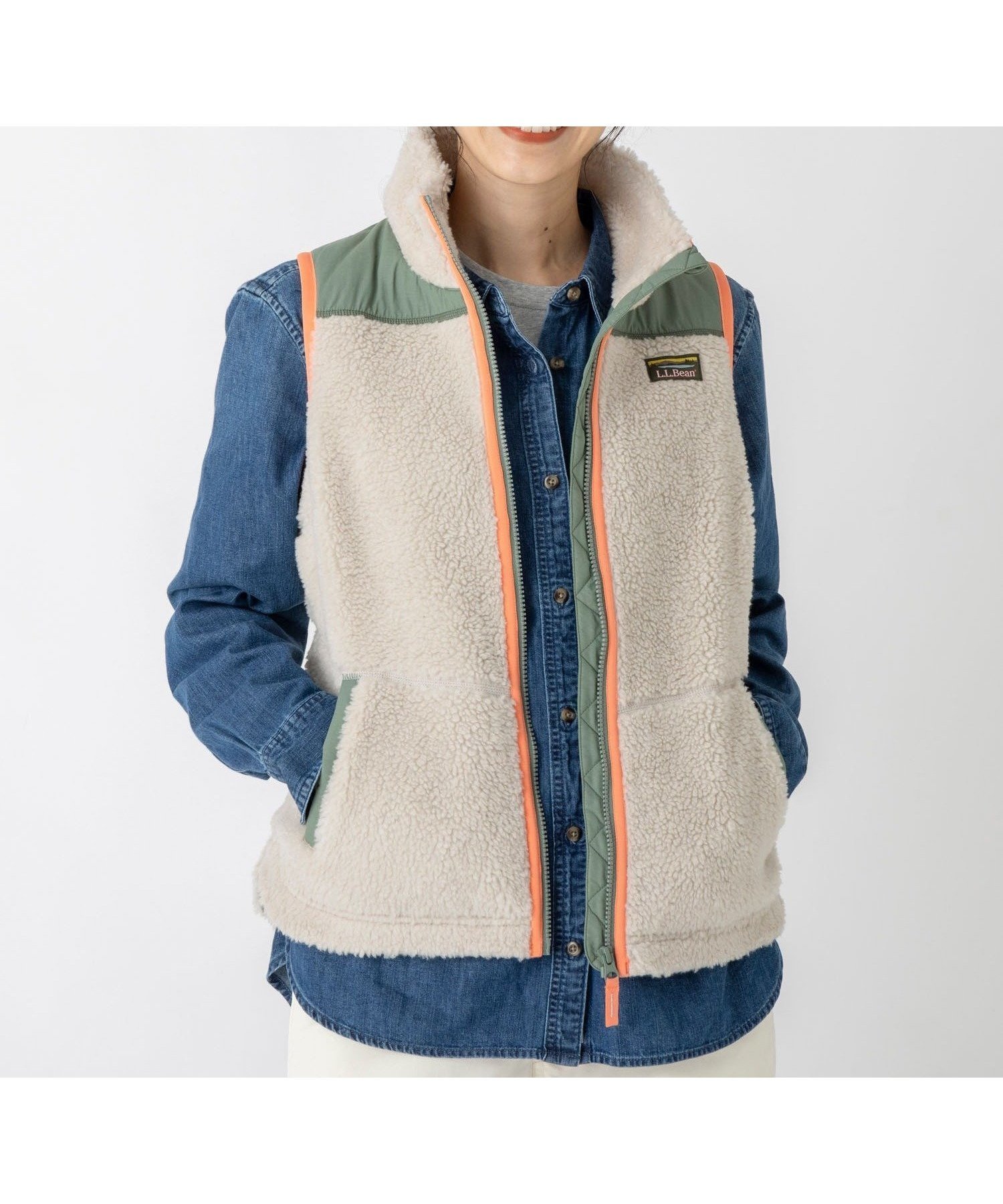 【エルエルビーン/L.L.Bean】のビーンズ・シェルパ・フリース・ベスト 米国フィット・プチ インテリア・キッズ・メンズ・レディースファッション・服の通販 founy(ファニー) ファッション Fashion レディースファッション Fashion for Women アウター Coat / Outerwear Collection トップス・カットソー Cut & Sew Tops ベスト&ジレ / 重ね着スタイル Vests & Gilets スリット Slit, Slit Detail デスク Desk, Work Desk 人気 Popular, Best Seller フィット Fit, Slim Fit ベスト Vest, Waistcoat ポケット Pocket, Pocket Detail ヨーク Yoke, Yoke Design ワーク Workwear, Utility Style Soapstone|ID: prp329100004810688 ipo3291000000034918294
