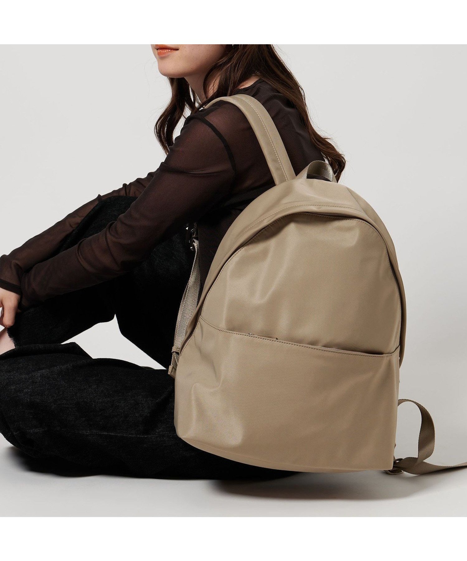 【ユナイテッドアローズ/UNITED ARROWS】のフロントジップ リュックサック インテリア・キッズ・メンズ・レディースファッション・服の通販 founy(ファニー) ファッション Fashion レディースファッション Fashion for Women スリット Slit, Slit Detail フォルム Silhouette, Form フロント Front, Front Design ポケット Pocket, Pocket Detail ビジネス 仕事 通勤 Business / Work / Commuting 旅行 Travel BEIGE|ID: prp329100004810802 ipo3291000000034919498