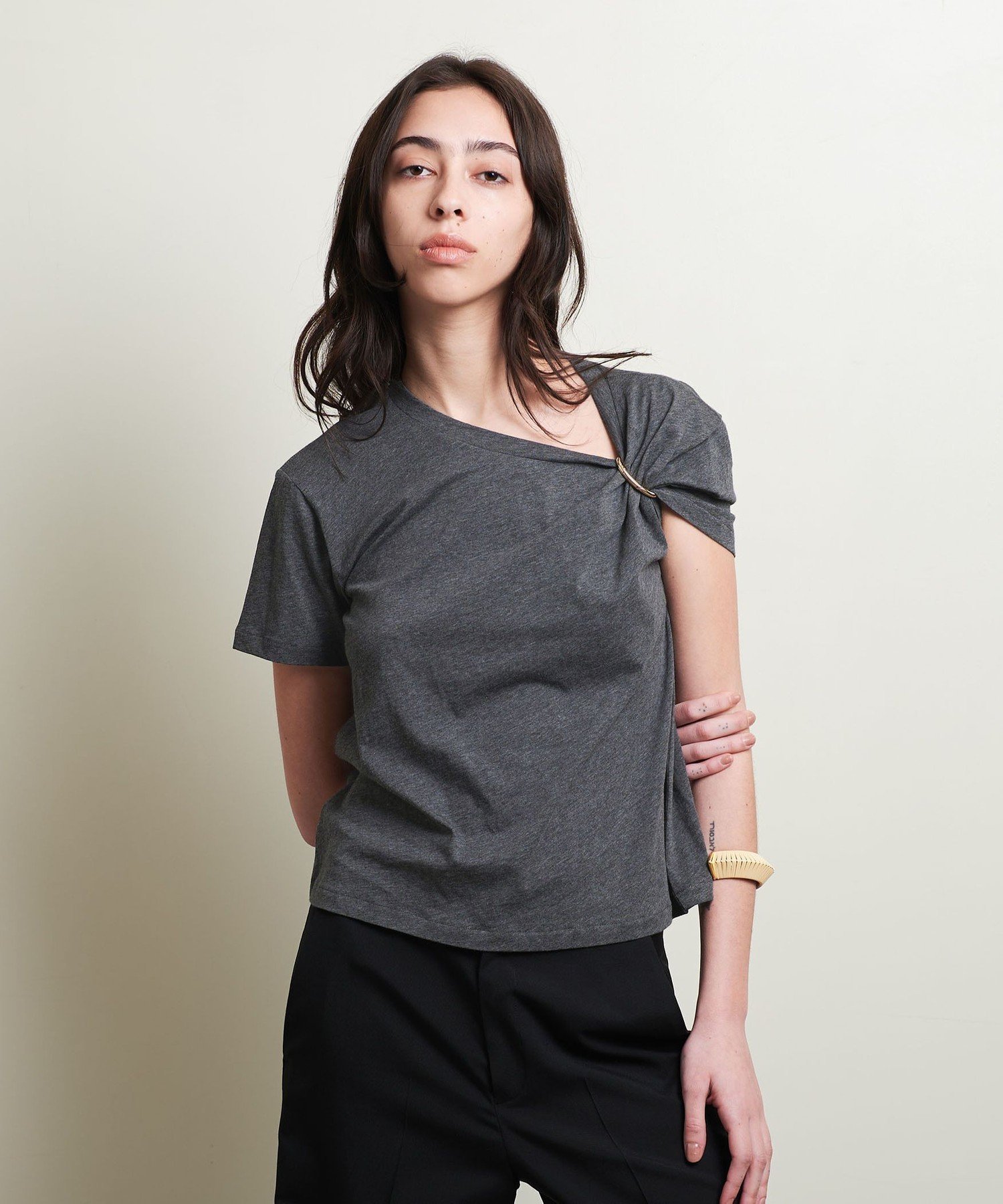 【ユナイテッドアローズ/UNITED ARROWS】のATTISESSION コットン リング Tシャツ 人気、トレンドファッション・服の通販 founy(ファニー) ファッション Fashion レディースファッション Fashion for Women トップス・カットソー Cut & Sew Tops シャツ・ブラウス・オフィスカジュアル Elegant Blouses & Button-Ups ロングTシャツ・Tシャツ Longline T-Shirts & Tees アシンメトリー Asymmetrical Style カットソー Cut and Sewn Top ギャザー Gathered, Ruffled シンプル Simple, Minimal スラックス Slacks, Dress Pants デニム Denim, Jeans Material 定番 Standard, Basic Item ロング Long, Long-Length アウトレット Outlet / Clearance おすすめ Recommended / Our Picks other-1|ID: prp329100004810813 ipo3291000000034919549