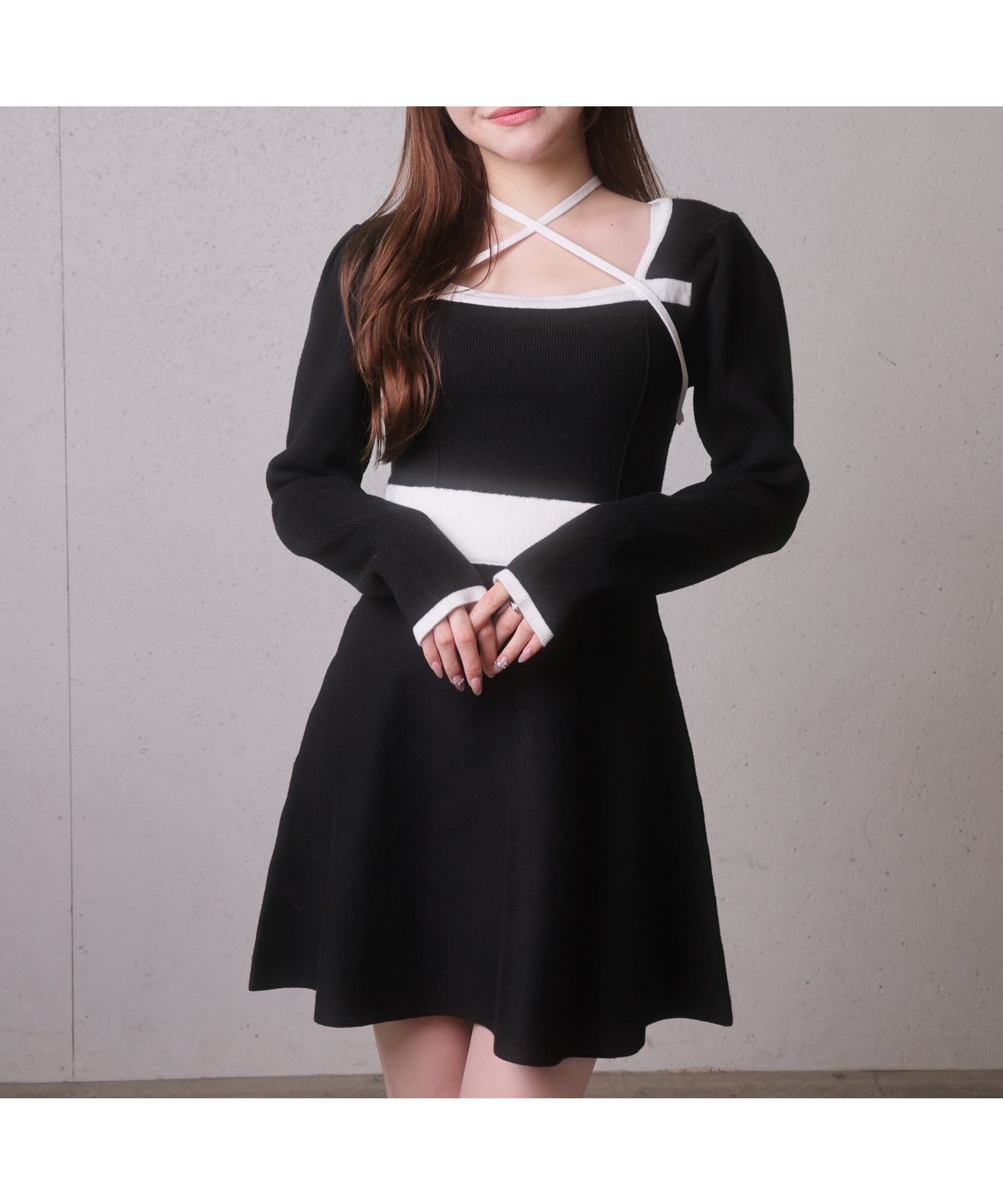 【リップサービス/LIP SERVICE】のLIP SERVICE/バックリボンバイカラーフレアワンピース インテリア・キッズ・メンズ・レディースファッション・服の通販 founy(ファニー) 　ファッション　Fashion　レディースファッション　Fashion for Women　ワンピース　Dresses　ガーリー　Girly, Feminine Style　クラシカル　Classical, Vintage-Inspired　シンプル　Simple, Minimal　スクエア　Square, Square Shape　スリット　Slit, Slit Detail　デコルテ　Décolleté, Neckline　フレア　Flare, Flared　フロント　Front, Front Design　マニッシュ　Mannish, Boyish　ラップ　Wrap, Wrap Design　リボン　Ribbon, Bow　A/W・秋冬　Autumn/Winter　おすすめ　Recommended / Our Picks　ブラック|ID: prp329100004811234 ipo3291000000034923063