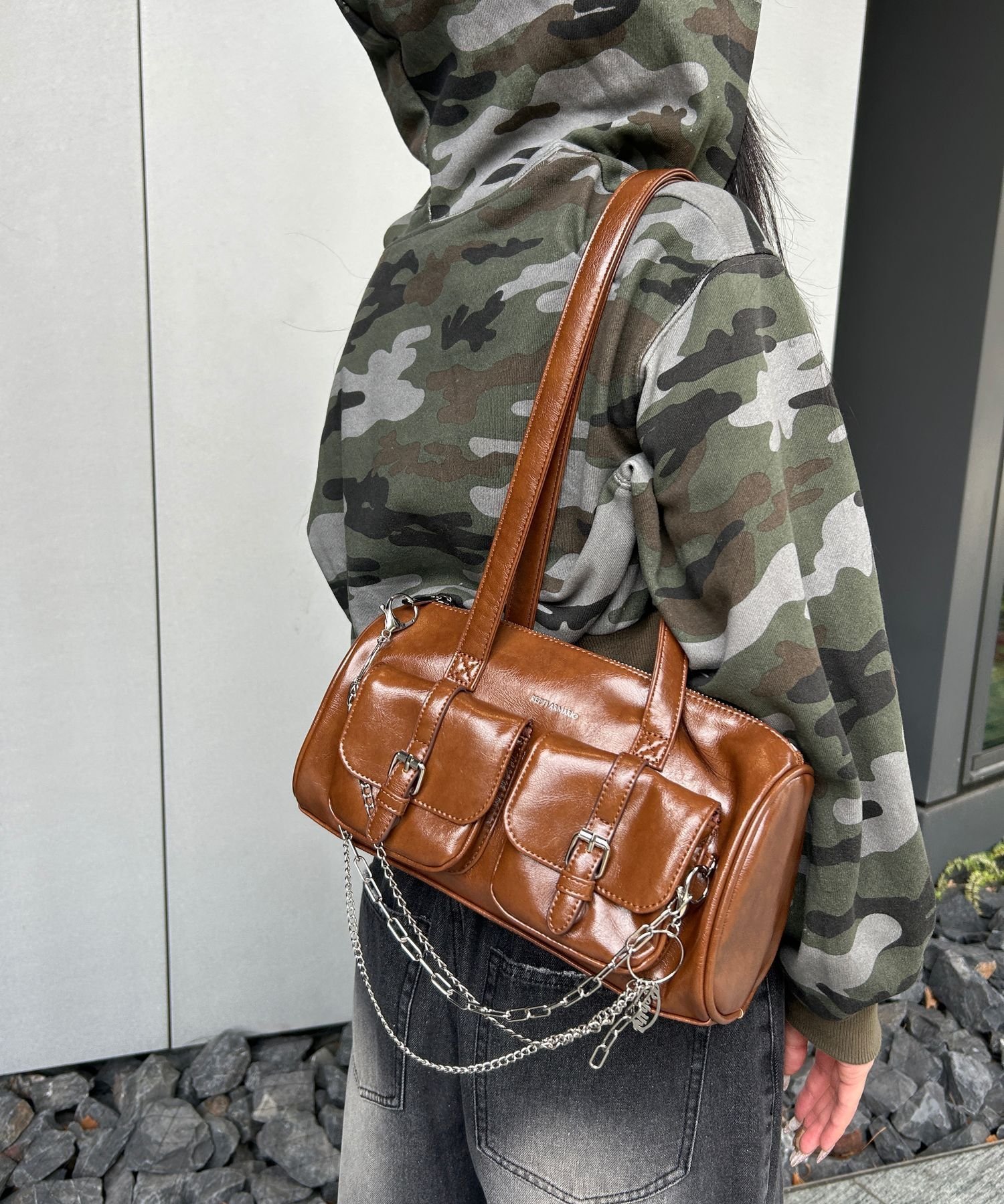 【レピピアルマリオ/repipi armario / KIDS】のロングハンドルBAG インテリア・キッズ・メンズ・レディースファッション・服の通販 founy(ファニー) 　ファッション　Fashion　キッズファッション　Fashion for Kids　おすすめ　Recommended / Our Picks　チャーム　Charm, Pendant　トレンド　Trend, Trending Now　フロント　Front, Front Design　ポケット　Pocket, Pocket Detail　ロング　Long, Long-Length　ブラウン55|ID: prp329100004811238 ipo3291000000034923126