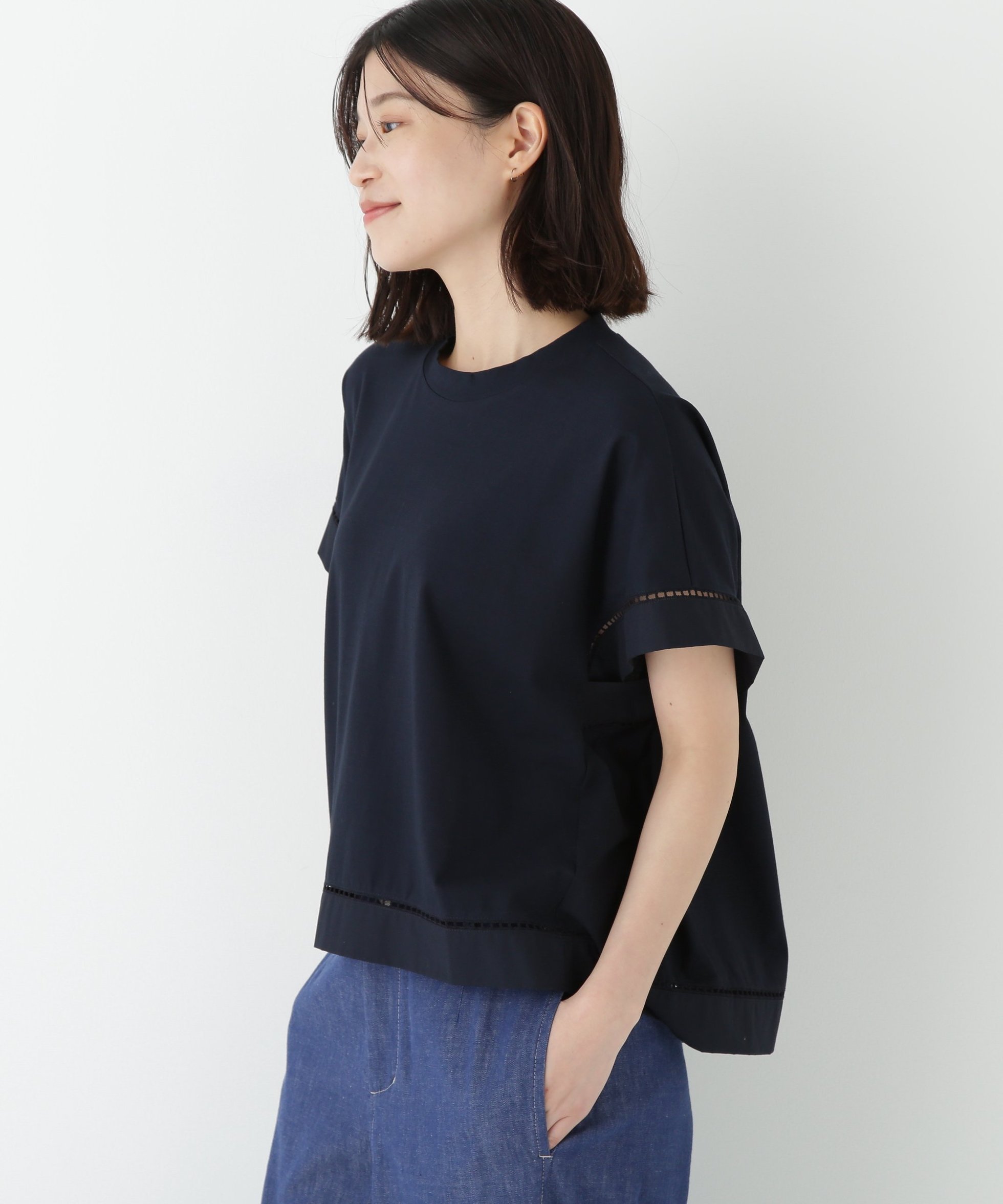 【ヒューマンウーマン/HUMAN WOMAN】の布帛ドッキング半袖プルオーバー インテリア・キッズ・メンズ・レディースファッション・服の通販 founy(ファニー) 　ファッション　Fashion　レディースファッション　Fashion for Women　トップス・カットソー　Cut & Sew Tops　カジュアルプルオーバー・ニットトップス　Pullovers & Knit Tops / Casual Pullovers　おすすめ　Recommended / Our Picks　スタンダード　Standard, Basic　タイプライター　Typewriter Fabric, Crisp Cotton　ドッキング　Docking, Mixed Material　プリント　Print, Printed Pattern　ボトム　Bottoms, Lower Wear　ワイド　Wide, Wide Fit　半袖　Short Sleeve, Half Sleeve　ネイビー|ID: prp329100004811245 ipo3291000000034923216