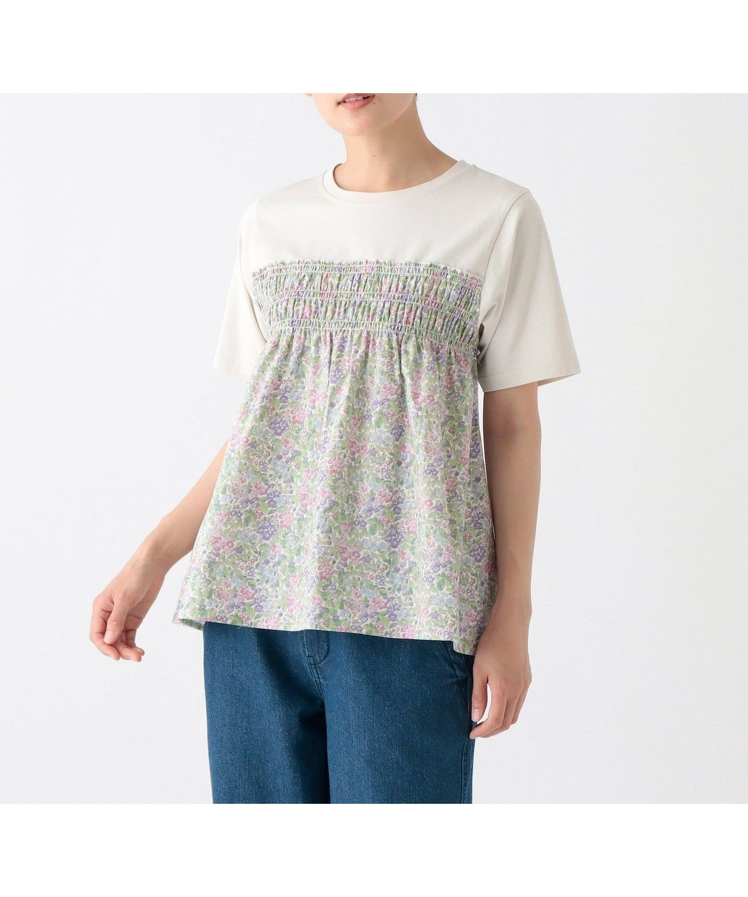 【アフタヌーンティー リビング/Afternoon Tea LIVING】のシャーリングプルオーバー/リバティプリント 人気、トレンドファッション・服の通販 founy(ファニー) 　ファッション　Fashion　レディースファッション　Fashion for Women　トップス・カットソー　Cut & Sew Tops　カジュアルプルオーバー・ニットトップス　Pullovers & Knit Tops / Casual Pullovers　カットソー　Cut and Sewn Top　シャーリング　Shirring, Ruched　チェック　Check, Plaid, Tartan　ドッキング　Docking, Mixed Material　ブロード　Broadcloth, Fine Cotton　プリント　Print, Printed Pattern　ベーシック　Basic, Essential　モチーフ　Motif, Design Theme　別注　Limited Edition, Custom Order　 other-1|ID: prp329100004811267 ipo3291000000034923554