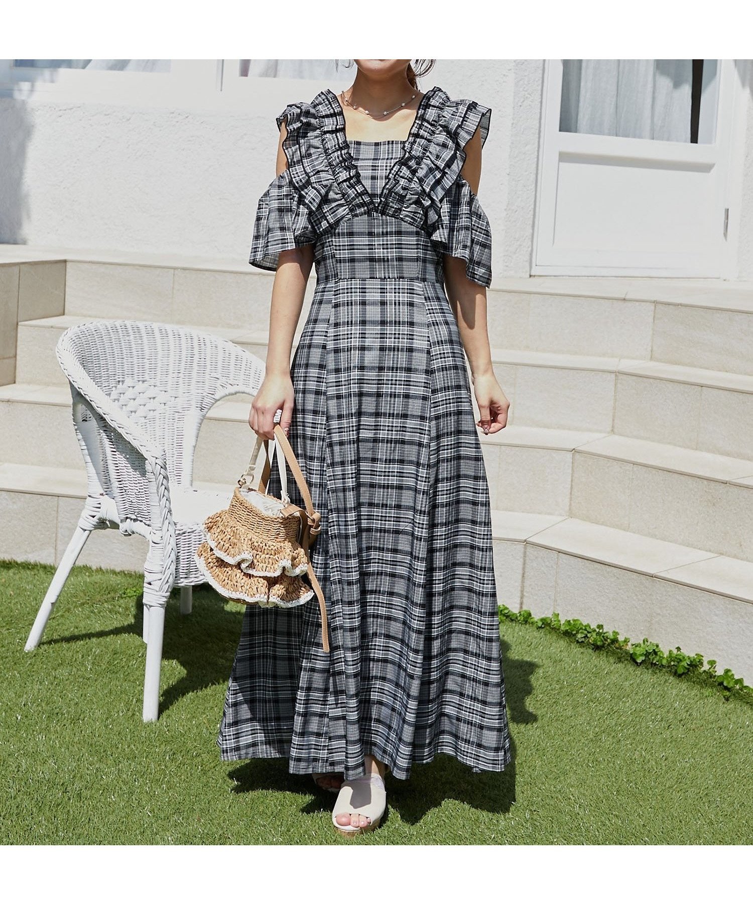 【マジェスティック レゴン/MAJESTIC LEGON】のバックレースアップフリルワンピース インテリア・キッズ・メンズ・レディースファッション・服の通販 founy(ファニー) 　ファッション　Fashion　レディースファッション　Fashion for Women　ワンピース　Dresses　キャップ　Cap, Baseball Cap　サンダル　Sandals, Summer Shoes　シャーリング　Shirring, Ruched　スニーカー　Sneakers, Trainers　ダウン　Down, Puffer　デコルテ　Décolleté, Neckline　フリル　Frill, Ruffle　レース　Lace, Lace Fabric　再入荷　Restock / Back in Stock　おすすめ　Recommended / Our Picks　ブラック柄|ID: prp329100004811272 ipo3291000000034923590