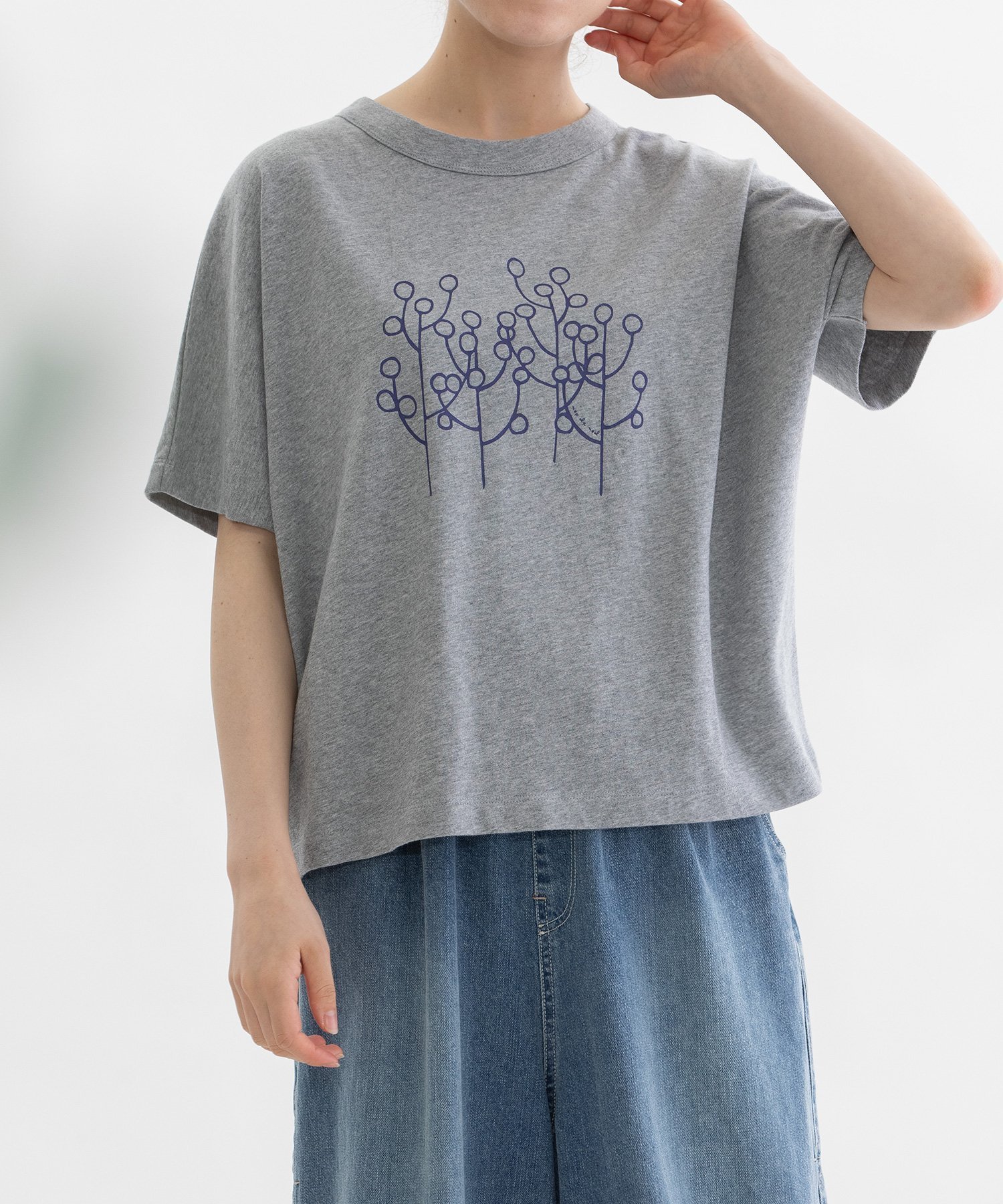 【プードゥドゥ/POU DOU DOU】のClocheフォレストプリントTシャツ 人気、トレンドファッション・服の通販 founy(ファニー) 　ファッション　Fashion　レディースファッション　Fashion for Women　トップス・カットソー　Cut & Sew Tops　シャツ・ブラウス・オフィスカジュアル　Elegant Blouses & Button-Ups　ロングTシャツ・Tシャツ　Longline T-Shirts & Tees　ヴィンテージ　Vintage Style　シンプル　Simple, Minimal　スマート　Smart, Elegant　バランス　Balance, Style Balance　フォルム　Silhouette, Form　プリント　Print, Printed Pattern　ミリタリー　Military, Army Style　モチーフ　Motif, Design Theme　リラックス　Relax, Relaxed Fit　ワンポイント　One Point, Statement Accent　 other-1|ID: prp329100004811285 ipo3291000000034923691