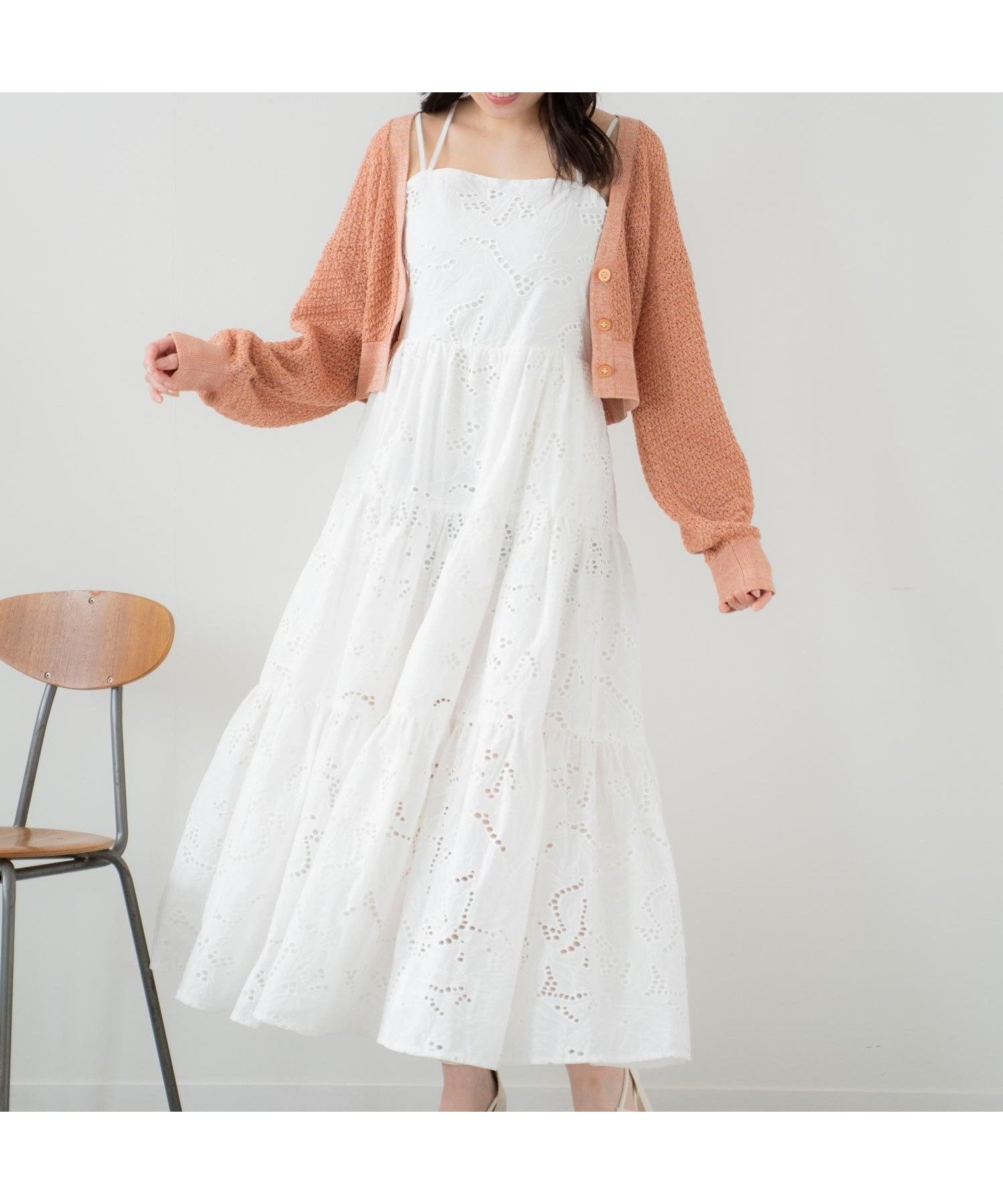 【ノエラ/Noela】の【15周年】エンブロイダリーレースキャミワンピ インテリア・キッズ・メンズ・レディースファッション・服の通販 founy(ファニー) 　ファッション　Fashion　レディースファッション　Fashion for Women　ワンピース　Dresses　キャミソールワンピース　Camisole Dresses　キャミ　Camisole, Cami Top　スペシャル　Special, Limited Edition　トレンド　Trend, Trending Now　ポケット　Pocket, Pocket Detail　オフホワイト|ID: prp329100004811287 ipo3291000000034923713