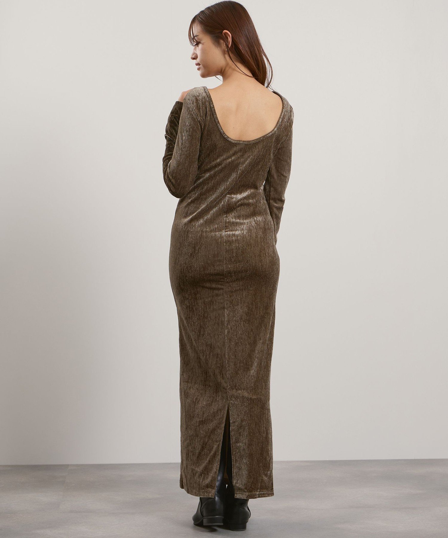 【クイーンズ コート/QUEENS COURT】のベロアバックシャンワンピース≪手洗い可能≫ インテリア・キッズ・メンズ・レディースファッション・服の通販 founy(ファニー) 　ファッション　Fashion　レディースファッション　Fashion for Women　ワンピース　Dresses　エレガント 上品　Elegant　秋　Autumn　カットソー　Cut and Sewn Top　ジャケット　Jacket, Outerwear　センター　Center, Center Line　ダウン　Down, Puffer　ドレス　Dress, One-Piece　長袖　Long Sleeve, Full Sleeve　フェミニン　Feminine, Girly　ベロア　Velour, Soft Velvet　ポケット　Pocket, Pocket Detail　無地　Plain, Solid Color　A/W・秋冬　Autumn/Winter　2025年　2025　2025-2026秋冬・A/W　Autumn/Winter 2025–26 AW25–26　ライトグレー|ID: prp329100004811342 ipo3291000000034924308