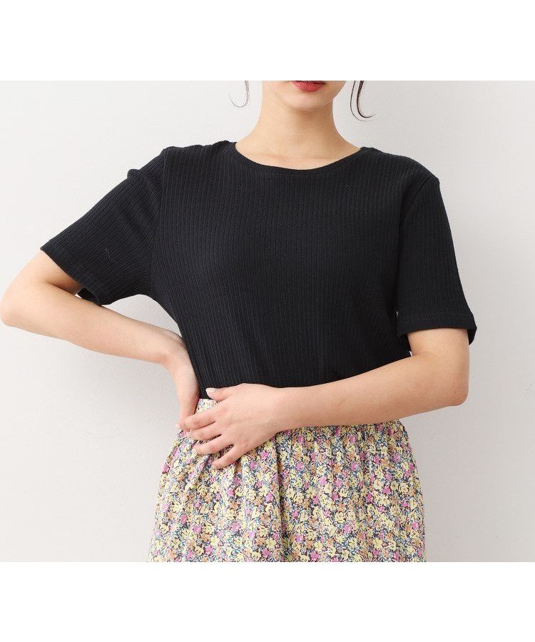 【ローラアシュレイ/LAURA ASHLEY】の【洗える/ストレッチ】アイレット ベーシックカットソー インテリア・キッズ・メンズ・レディースファッション・服の通販 founy(ファニー) 　ファッション　Fashion　レディースファッション　Fashion for Women　トップス・カットソー　Cut & Sew Tops　カットソー・ベーシックTシャツ　Cut-and-Sewn Tops / Stretch Tees & Basics　アイレット　Eyelet Lace　インナー　Innerwear　カットソー　Cut and Sewn Top　カーディガン　Cardigan, Knitwear　ジャケット　Jacket, Outerwear　ストレッチ　Stretch, Stretchy Fabric　スマート　Smart, Elegant　ベーシック　Basic, Essential　半袖　Short Sleeve, Half Sleeve　洗える　Machine Washable　透かし　Cut-Out, Lacework　ブラック|ID: prp329100004811367 ipo3291000000034924719