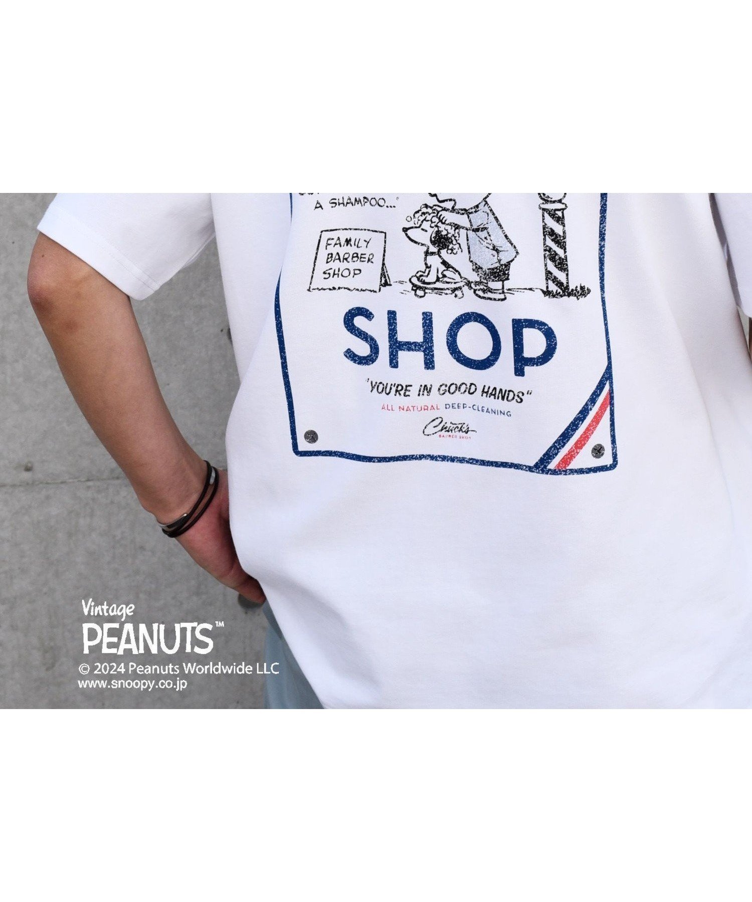 【シップス フォー ウィメン/SHIPS】のSHIPS any SNOOPY コラボ カルチャー グラフィック バック プリント Tシャツ インテリア・キッズ・メンズ・レディースファッション・服の通販 founy(ファニー) 　ファッション　Fashion　レディースファッション　Fashion for Women　トップス・カットソー　Cut & Sew Tops　シャツ・ブラウス・オフィスカジュアル　Elegant Blouses & Button-Ups　ロングTシャツ・Tシャツ　Longline T-Shirts & Tees　バッグ　Bags　キャラクター　Character, Licensed Characters　グラフィック　Graphic, Graphic Design　コラボ　Collaboration, Collab　シンプル　Simple, Minimal　トレンド　Trend, Trending Now　フロント　Front, Front Design　プリント　Print, Printed Pattern　ワンポイント　One Point, Statement Accent　おすすめ　Recommended / Our Picks　ライトホワイト|ID: prp329100004811399 ipo3291000000034925010