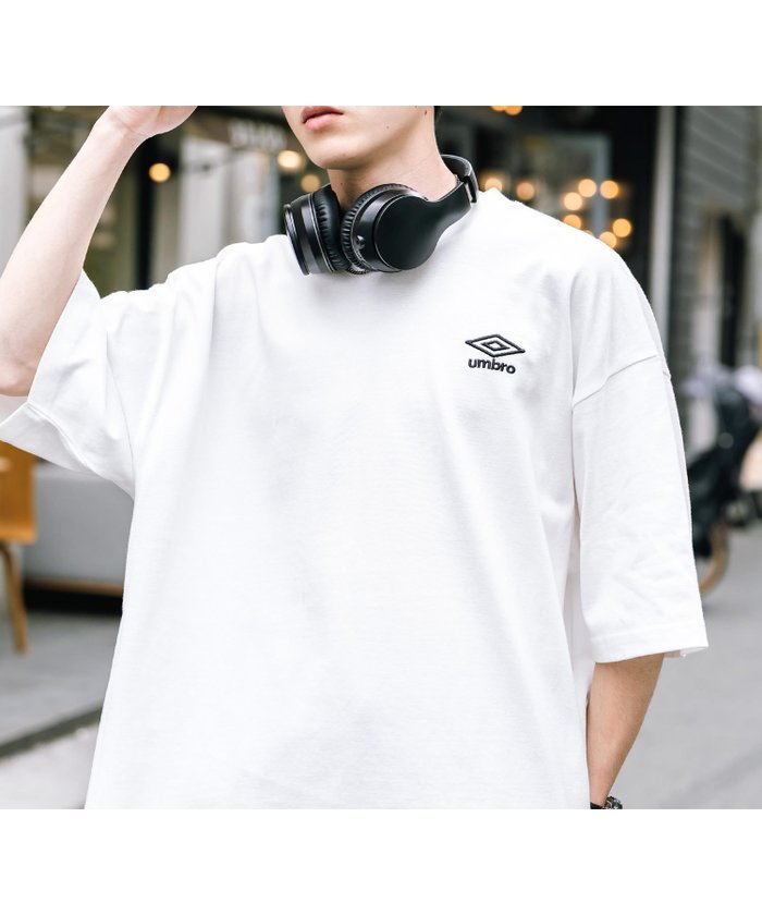 【ロッキーモンロー/Rocky Monroe】のUMBRO 別注コラボ オーバーサイズワンポイントロゴ刺繍半袖Tシャツ インテリア・キッズ・メンズ・レディースファッション・服の通販 founy(ファニー) https://founy.com/ ファッション Fashion レディースファッション Fashion for Women トップス・カットソー Cut & Sew Tops シャツ・ブラウス・オフィスカジュアル Elegant Blouses & Button-Ups ロングTシャツ・Tシャツ Longline T-Shirts & Tees アウトドア Outdoor Clothing コラボ Collaboration, Collab シンプル Simple, Minimal スポーツ Sports, Activewear バランス Balance, Style Balance ベーシック Basic, Essential 別注 Limited Edition, Custom Order 半袖 Short Sleeve, Half Sleeve メンズ Men's, Menswear リラックス Relax, Relaxed Fit ワイド Wide, Wide Fit ワンポイント One Point, Statement Accent 再入荷 Restock / Back in Stock おすすめ Recommended / Our Picks |ID: prp329100004811405 ipo3291000000034925127