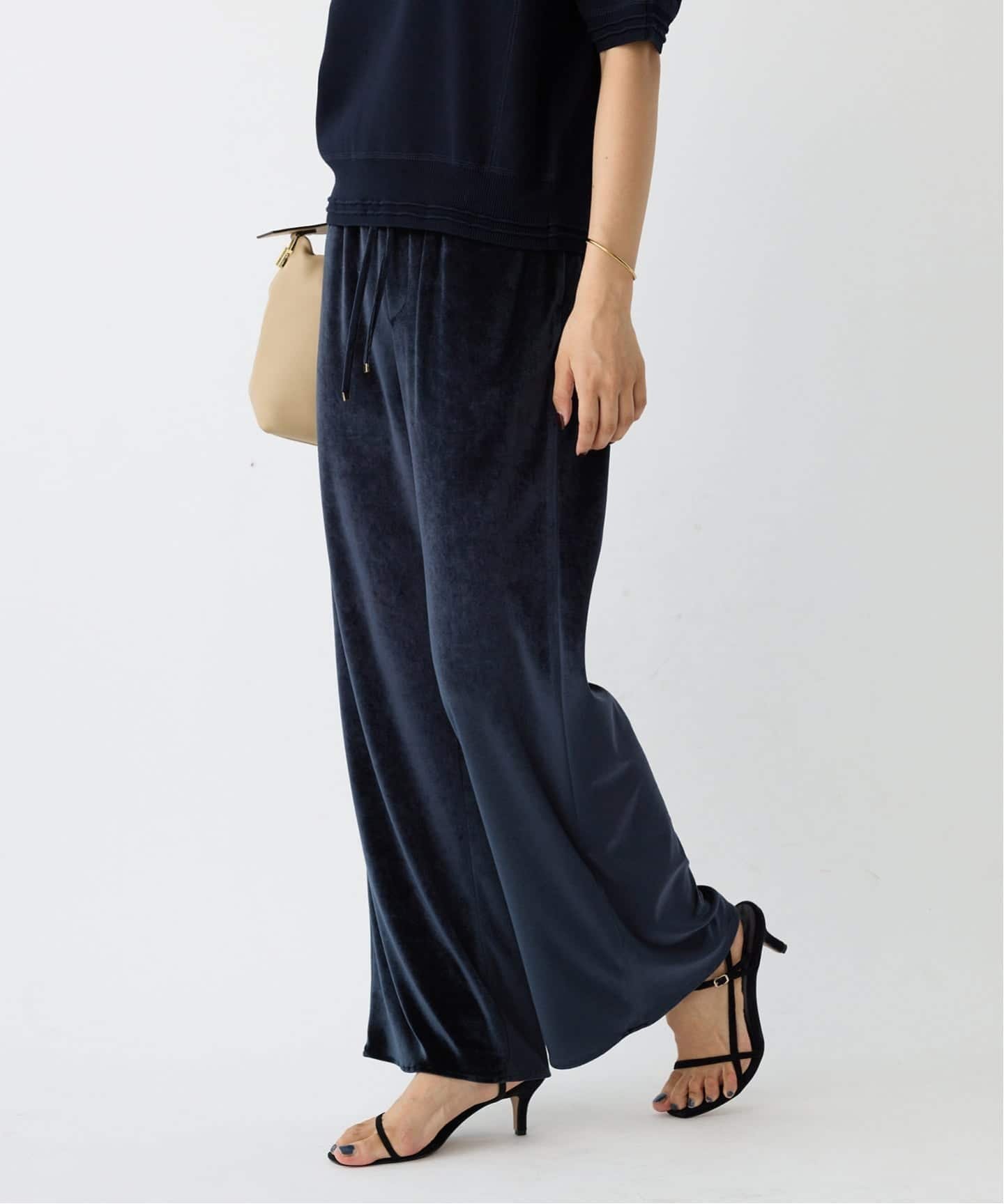 【イエナ/IENA】のベロアイージーパンツ インテリア・キッズ・メンズ・レディースファッション・服の通販 founy(ファニー) ファッション Fashion レディースファッション Fashion for Women パンツ Pants & Trousers 2025年 2025 2025-2026秋冬・A/W Autumn/Winter 2025–26 AW25–26 おすすめ Recommended / Our Picks ベロア Velour, Soft Velvet リラックス Relax, Relaxed Fit 秋 Autumn ネイビー|ID: prp329100004811541 ipo3291000000034926605
