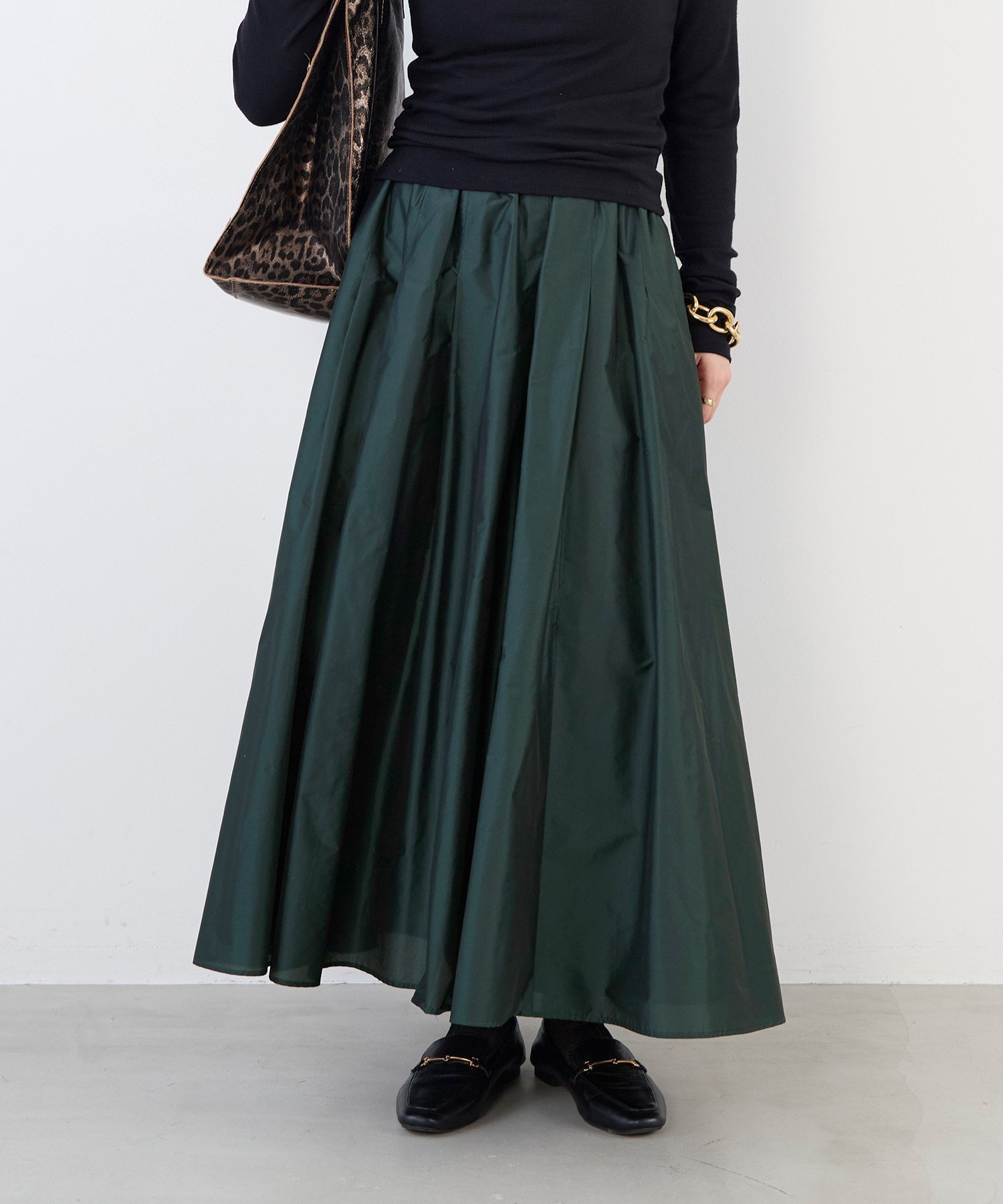 【マイカ ディール/MICA & DEAL】のタックギャザーメモリースカート インテリア・キッズ・メンズ・レディースファッション・服の通販 founy(ファニー) 　ファッション　Fashion　レディースファッション　Fashion for Women　スカート　Skirts　シャンブレー　Chambray, Denim-Like Fabric　シューズ　Shoes, Footwear　スウェット / スエット　Sweatshirt, Sweatwear　タフタ　Taffeta, Structured Fabric　ダウン　Down, Puffer　ポケット　Pocket, Pocket Detail　エレガント 上品　Elegant　年末　Year-end　GREEN|ID: prp329100004811573 ipo3291000000034926889