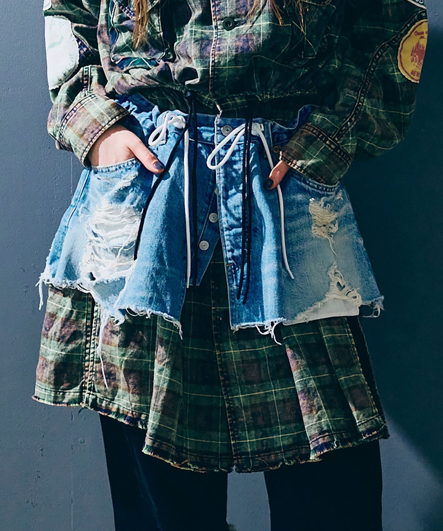 【アールエヌエー/RNA】のG1098 ダメージラップミニスカート 人気、トレンドファッション・服の通販 founy(ファニー) 　ファッション　Fashion　レディースファッション　Fashion for Women　スカート　Skirts　ミニスカート　Mini Skirts　カットオフ　Cut-Off Design　ガーリー　Girly, Feminine Style　ダメージ　Distressed, Destroyed　デニム　Denim, Jeans Material　フロント　Front, Front Design　メンズ　Men's, Menswear　ラップ　Wrap, Wrap Design　リアル　Real, Realistic　リメイク　Remake, Reconstructed　ヴィンテージ　Vintage Style　 other-1|ID: prp329100004811611 ipo3291000000034927290