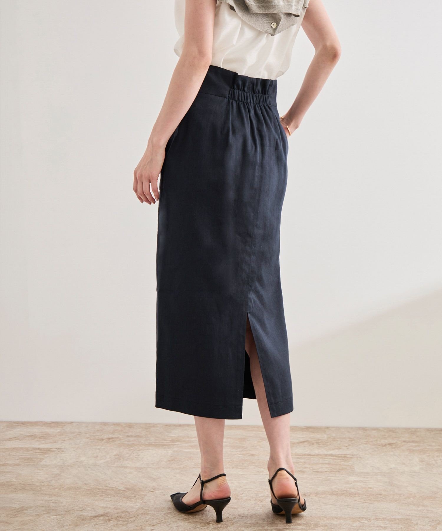 【ロペ/ROPE'】の【洗える】サテンリネン ポケット付きタイトスカート【34サイズ/J aDoRe・店舗限定】/25SS インテリア・キッズ・メンズ・レディースファッション・服の通販 founy(ファニー) 　ファッション　Fashion　レディースファッション　Fashion for Women　スカート　Skirts　おすすめ　Recommended / Our Picks　イエロー　Yellow　カットソー　Cut and Sewn Top　サテン　Satin, Glossy Fabric　ストレッチ　Stretch, Stretchy Fabric　ポケット　Pocket, Pocket Detail　リネン　Linen, Linen Fabric　エレガント 上品　Elegant　ビジネス 仕事 通勤　Business / Work / Commuting　定番　Standard, Basic Item　洗える　Machine Washable　ネイビー(40)|ID: prp329100004811679 ipo3291000000034928016