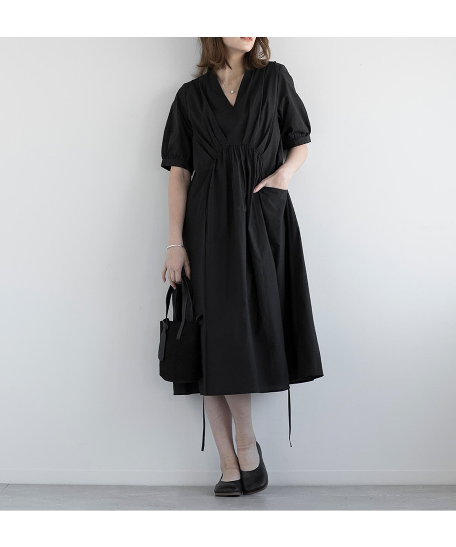 【ディケイドクラシック/DECADE CLASSIC】の【DECADE CLASSIC】ギャザーワンピース インテリア・キッズ・メンズ・レディースファッション・服の通販 founy(ファニー) 　ファッション　Fashion　レディースファッション　Fashion for Women　ワンピース　Dresses　アクセサリー　Fashion Accessories　ギャザー　Gathered, Ruffled　クラシック　Classic, Timeless Style　サンダル　Sandals, Summer Shoes　シンプル　Simple, Minimal　ハイヒール　High Heels, Heeled Shoes　ビーチ　Beach, Seaside　リゾート　Resort, Vacation Style　リボン　Ribbon, Bow　夏　Summer　春　Spring　S/S・春夏　SS, Spring/Summer, Warm Season　ブラック|ID: prp329100004811802 ipo3291000000034929358