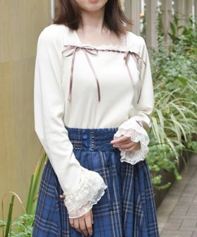 【アクシーズファム/axes femme】のリボン付スクエアネックプルオーバー 人気、トレンドファッション・服の通販 founy(ファニー) ファッション Fashion レディースファッション Fashion for Women トップス・カットソー Cut & Sew Tops カジュアルプルオーバー・ニットトップス Pullovers & Knit Tops / Casual Pullovers ガーリー Girly, Feminine Style サテン Satin, Glossy Fabric シンプル Simple, Minimal スカラップ Scallop, Scalloped Edge デニム Denim, Jeans Material フェミニン Feminine, Girly フリル Frill, Ruffle フレア Flare, Flared リボン Ribbon, Bow レース Lace, Lace Fabric エレガント 上品 Elegant |ID:prp329100004811877