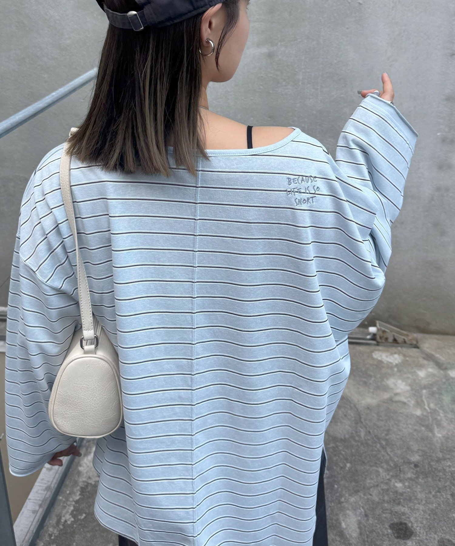 【チャオパニックティピー/CIAOPANIC TYPY】のシアースラブボーダーワンポイント刺繍オーバTee インテリア・キッズ・メンズ・レディースファッション・服の通販 founy(ファニー) 　ファッション　Fashion　レディースファッション　Fashion for Women　インナー　Innerwear　ショルダー　Shoulder, Shoulder Strap　シンプル　Simple, Minimal　スウェット / スエット　Sweatshirt, Sweatwear　デニム　Denim, Jeans Material　トレンド　Trend, Trending Now　ドロップ　Drop Shoulder, Dropped Style　定番　Standard, Basic Item　人気　Popular, Best Seller　ボーダー　Border, Stripe　ポーチ　Pouch, Small Case　ロング　Long, Long-Length　おすすめ　Recommended / Our Picks　サックスブルー|ID: prp329100004811887 ipo3291000000034930013