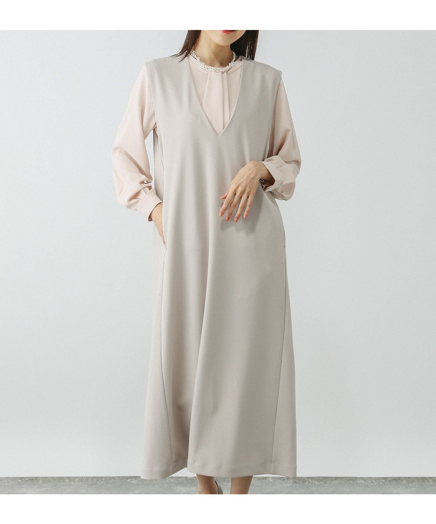 【グローバルワーク/GLOBAL WORK】のスゴラクストレッチVネックジャンスカ/133616 インテリア・キッズ・メンズ・レディースファッション・服の通販 founy(ファニー) 　ファッション　Fashion　レディースファッション　Fashion for Women　トップス・カットソー　Cut & Sew Tops　Vネックトップス　V-Neck Tops / V-Cut Neckline Shirts　ジョーゼット　Georgette, Semi-Sheer Fabric　スリット　Slit, Slit Detail　パール　Pearl, Pearl Accent　ポケット　Pocket, Pocket Detail　ロング　Long, Long-Length　楽ちん　Easy Fit, Comfortable　グレージュ11|ID: prp329100004811908 ipo3291000000034930266