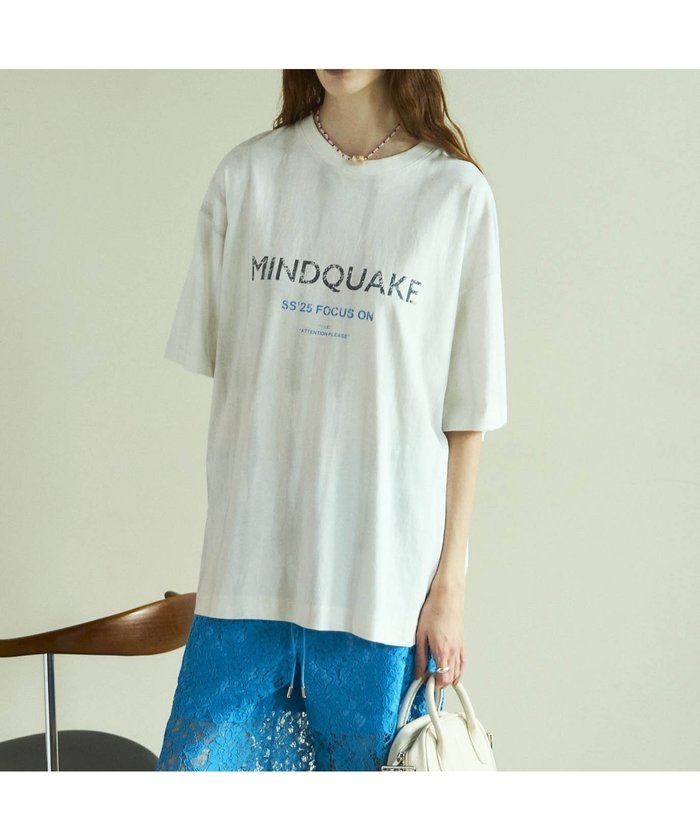 【メゾンスペシャル/MAISON SPECIAL】のMINDQUAKE Logo Oversized T-shirt インテリア・キッズ・メンズ・レディースファッション・服の通販 founy(ファニー) https://founy.com/ ファッション Fashion レディースファッション Fashion for Women トップス・カットソー Cut & Sew Tops シャツ・ブラウス・オフィスカジュアル Elegant Blouses & Button-Ups ロングTシャツ・Tシャツ Longline T-Shirts & Tees シンプル Simple, Minimal トレンド Trend, Trending Now ボーダー Border, Stripe リラックス Relax, Relaxed Fit レース Lace, Lace Fabric ヴィンテージ Vintage Style |ID: prp329100004811941 ipo3291000000034930647