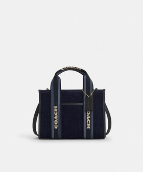 【コーチ/COACH】の【公式】スミス トート バッグ 24 人気、トレンドファッション・服の通販 founy(ファニー) ファッション Fashion レディースファッション Fashion for Women バッグ Bags シューズ Shoes, Footwear 財布 Wallet, Purse デニム Denim, Jeans Material トリミング Trimming, Decorative Edge ポケット Pocket, Pocket Detail ラップ Wrap, Wrap Design アウトレット Outlet / Clearance |ID:prp329100004812037