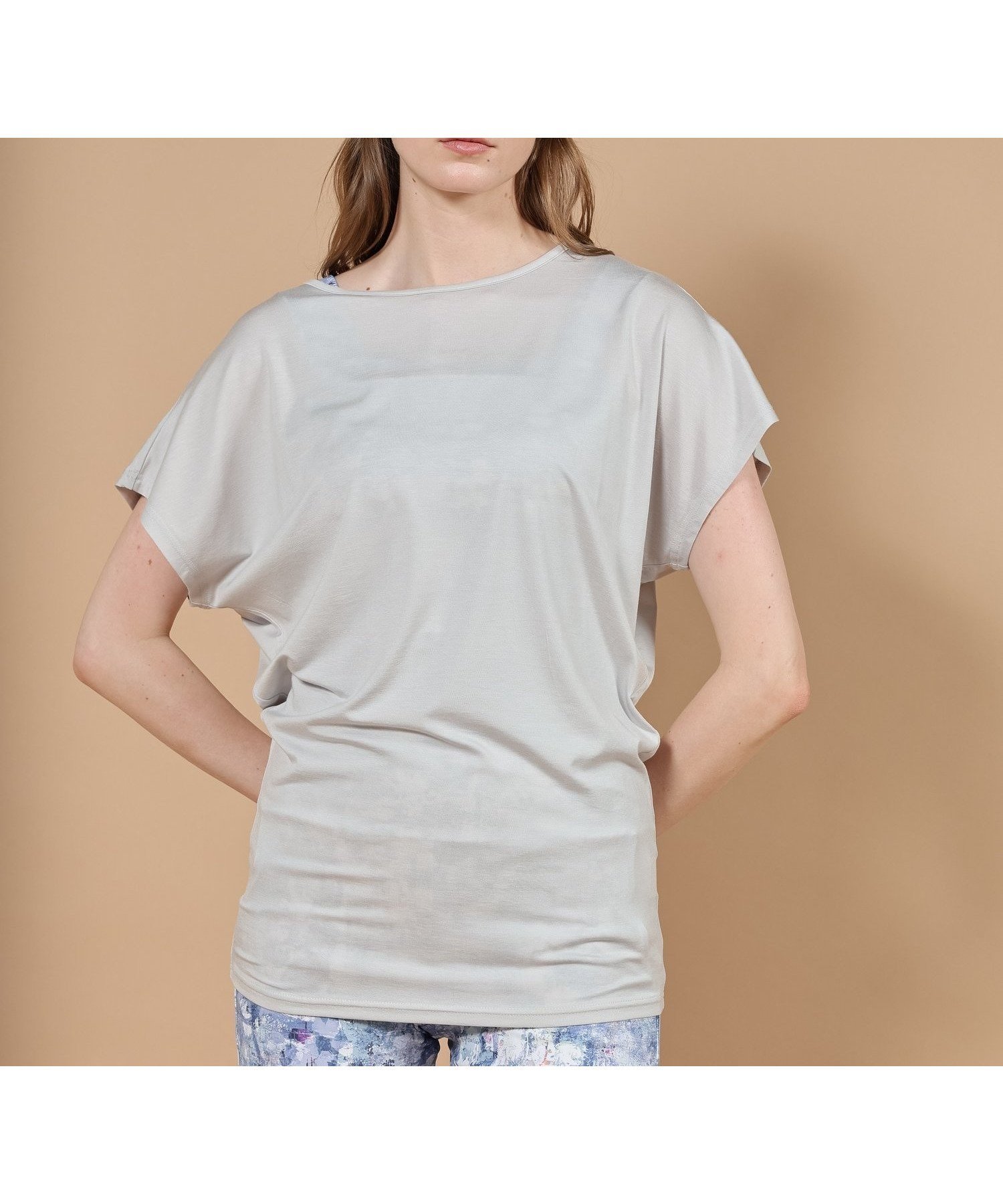 【ジュリエ/Julier】のエコリヨセル半袖トップス インテリア・キッズ・メンズ・レディースファッション・服の通販 founy(ファニー) 　ファッション　Fashion　レディースファッション　Fashion for Women　トップス・カットソー　Cut & Sew Tops　コレクション　Collection, Seasonal Line　ストレッチ　Stretch, Stretchy Fabric　なめらか　Smooth, Silky Texture　フィット　Fit, Slim Fit　半袖　Short Sleeve, Half Sleeve　無地　Plain, Solid Color　ヨガ　Yoga, Yoga Wear　ラベンダー　Lavender　リラックス　Relax, Relaxed Fit　エレガント 上品　Elegant　ライトグレー|ID: prp329100004812043 ipo3291000000034932052