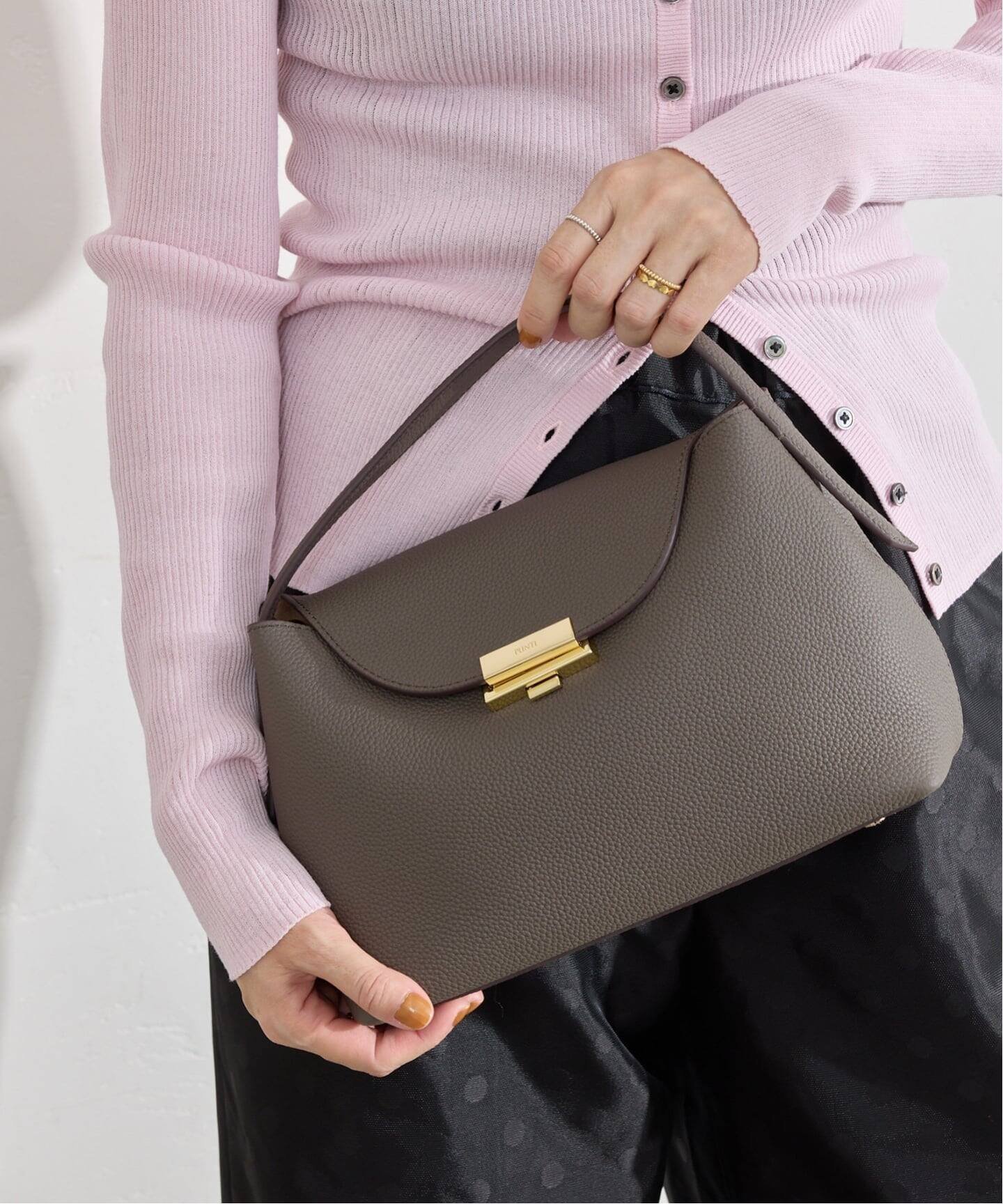 【イエナ/IENA】の《WEB・一部店舗限定カラーあり/ 》PUNTI./プンティ MAGNOLIA HAND ハンドバッグ 人気、トレンドファッション・服の通販 founy(ファニー) 　ファッション　Fashion　レディースファッション　Fashion for Women　バッグ　Bags　イタリア　Italy　定番　Standard, Basic Item　フラップ　Flap, Flap Pocket　 other-1|ID: prp329100004812054 ipo3291000000034932142