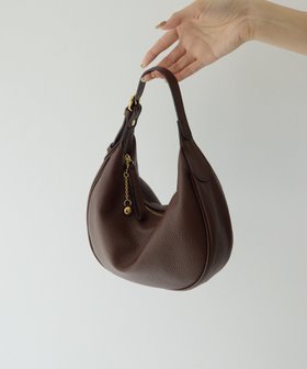 【ジェミール/gemeil】のハーフムーンバッグ(CE-1600) 人気、トレンドファッション・服の通販 founy(ファニー) ファッション Fashion レディースファッション Fashion for Women シンプル Simple, Minimal スマート Smart, Elegant 財布 Wallet, Purse チャーム Charm, Pendant ハンカチ Handkerchief, Hanky フォルム Silhouette, Form ポケット Pocket, Pocket Detail ポーチ Pouch, Small Case エレガント 上品 Elegant |ID:prp329100004812066