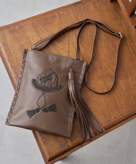 【イア パピヨネ/ear PAPILLONNER】のsampo×earホースタッセルショルダーバッグ《本革/軽量150g》 人気、トレンドファッション・服の通販 founy(ファニー) ファッション Fashion レディースファッション Fashion for Women コラボ Collaboration, Collab 軽量 Lightweight, Ultra Light スペシャル Special, Limited Edition スマート Smart, Elegant チェック Check, Plaid, Tartan ポケット Pocket, Pocket Detail マグネット Magnet, Magnetic Closure モチーフ Motif, Design Theme おすすめ Recommended / Our Picks 旅行 Travel エレガント 上品 Elegant |ID:prp329100004812179