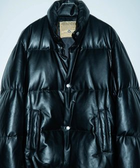 【アダムエロペ /ADAM ET ROPE' / MEN】の《別注》【AVIREX for ADAM ET ROPE 】レザーダウンジャケット 人気、トレンドファッション・服の通販 founy(ファニー) ファッション Fashion メンズファッション Fashion for Men アウトドア Outdoor Clothing インナー Innerwear クラシック Classic, Timeless Style 軽量 Lightweight, Ultra Light ジャケット Jacket, Outerwear ダウン Down, Puffer 別注 Limited Edition, Custom Order 防寒 Cold Protection, Winter-Ready ミリタリー Military, Army Style リラックス Relax, Relaxed Fit エレガント 上品 Elegant 2025年 2025 2025-2026秋冬・A/W Autumn/Winter 2025–26 AW25–26 |ID:prp329100004812257