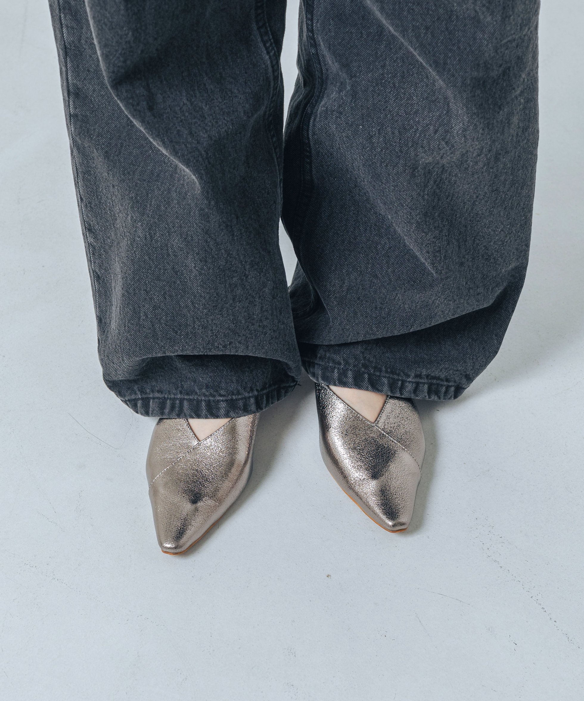 【イーボル/EVOL】のVカットポインテッドスタックヒールパンプス インテリア・キッズ・メンズ・レディースファッション・服の通販 founy(ファニー) 　ファッション　Fashion　レディースファッション　Fashion for Women　ストッキング　Stockings, Sheer Tights　フィット　Fit, Slim Fit　フォーマル　Formal, Dressy　フラット　Flat, Flat Shoes　ビジネス 仕事 通勤　Business / Work / Commuting　結婚式　Wedding　ETN|ID: prp329100004812280 ipo3291000000034934177