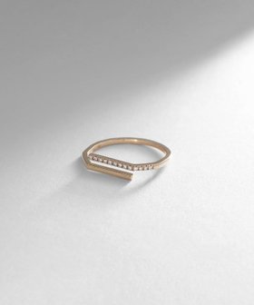 【ココシュニック/COCOSHNIK】のK10ダイヤモンド スリットオーバーラップ リング 人気、トレンドファッション・服の通販 founy(ファニー) ファッション Fashion レディースファッション Fashion for Women おすすめ Recommended / Our Picks オーバル Oval Design ジュエリー Jewelry, Accessories スリット Slit, Slit Detail センター Center, Center Line ダイヤモンド Diamond, Brilliant Cut |ID:prp329100004812365