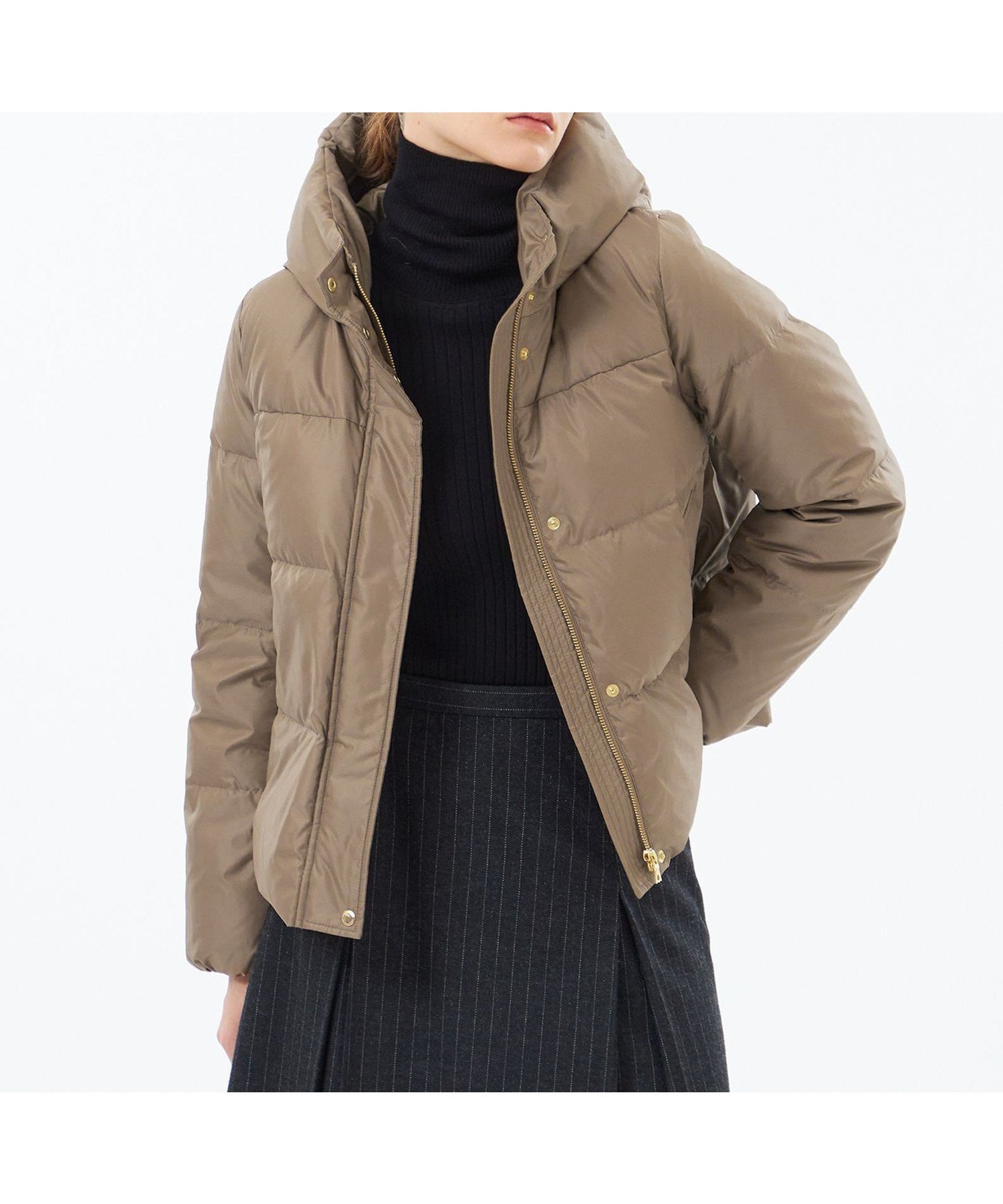 【マッキントッシュ フィロソフィー/MACKINTOSH PHILOSOPHY】の【WEB 一部店舗限定】グロッシーショートダウン インテリア・キッズ・メンズ・レディースファッション・服の通販 founy(ファニー) 　ファッション　Fashion　レディースファッション　Fashion for Women　おすすめ　Recommended / Our Picks　タフタ　Taffeta, Structured Fabric　エレガント 上品　Elegant　冬　Winter / This Winter　秋　Autumn　ベージュ|ID: prp329100004812376 ipo3291000000034934823