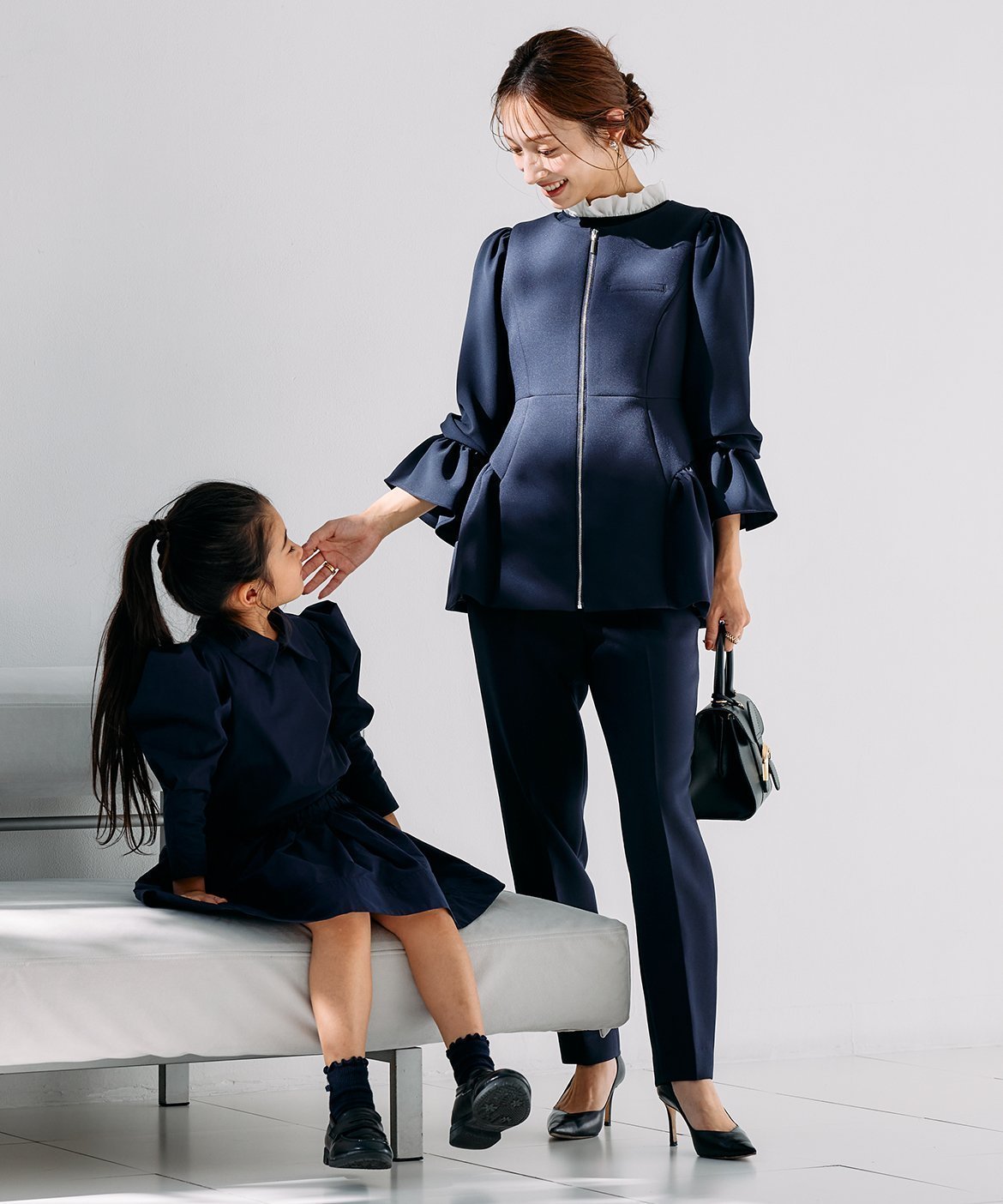 【マーリエ ル カセット/Maglie le cassetto】の《M Maglie le cassetto*吉田理紗》美脚ストレートパンツ 人気、トレンドファッション・服の通販 founy(ファニー) 　ファッション　Fashion　レディースファッション　Fashion for Women　パンツ　Pants & Trousers　オケージョン　Occasion Wear　くるぶし　Ankle-Length　コラボ　Collaboration, Collab　ストレッチ　Stretch, Stretchy Fabric　ストレート　Straight, Straight Cut　雑誌　Magazine, Fashion Magazine　定番　Standard, Basic Item　ポケット　Pocket, Pocket Detail　ビジネス 仕事 通勤　Business / Work / Commuting　 other-1|ID: prp329100004812423 ipo3291000000034935266