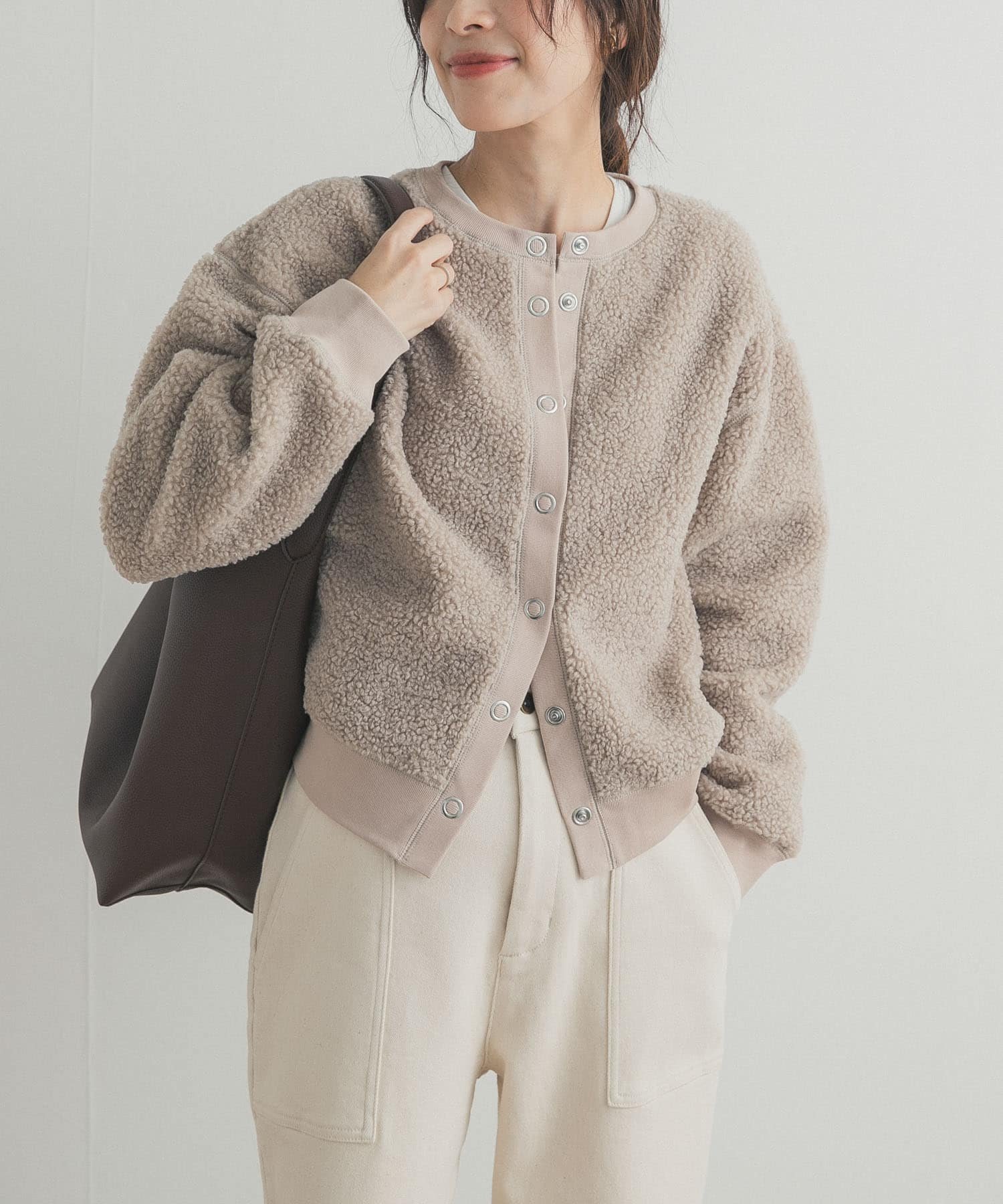 【アーバンリサーチ ドアーズ/URBAN RESEARCH DOORS】のプードルボアカーディガン インテリア・キッズ・メンズ・レディースファッション・服の通販 founy(ファニー) 　ファッション　Fashion　レディースファッション　Fashion for Women　トップス・カットソー　Cut & Sew Tops　カーディガン・羽織り　Layered Style Cardigans　2025年　2025　2025-2026秋冬・A/W　Autumn/Winter 2025–26 AW25–26　冬　Winter / This Winter　インナー　Innerwear　カーディガン　Cardigan, Knitwear　コンパクト　Compact, Small Size　スリーブ　Sleeve, Long Sleeve / Short Sleeve　ドット　Polka Dot, Dot Pattern　バランス　Balance, Style Balance　A/W・秋冬　Autumn/Winter　ライトベージュ|ID: prp329100004812500 ipo3291000000034935944