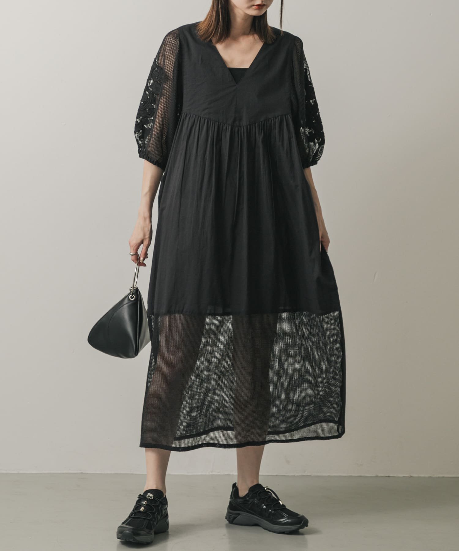 【センスオブプレイス/SENSE OF PLACE by URBAN RESEARCH】のインドシシュウメッシュワンピース インテリア・キッズ・メンズ・レディースファッション・服の通販 founy(ファニー) 　ファッション　Fashion　レディースファッション　Fashion for Women　ワンピース　Dresses　インド　Indian Textile　パッチ　Patch, Appliqué　BLACK|ID: prp329100004812617 ipo3291000000034937077